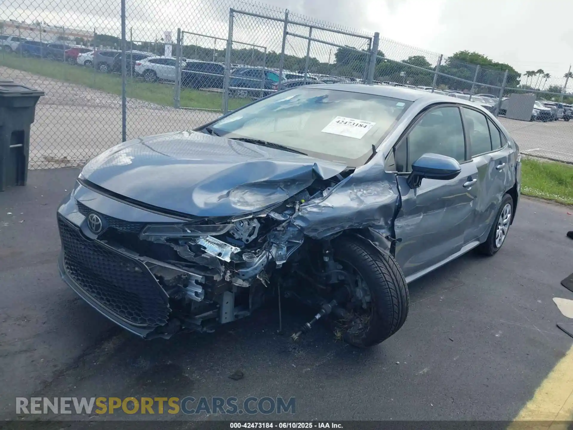 2 Photograph of a damaged car 5YFEPRAE5LP102386 TOYOTA COROLLA 2020