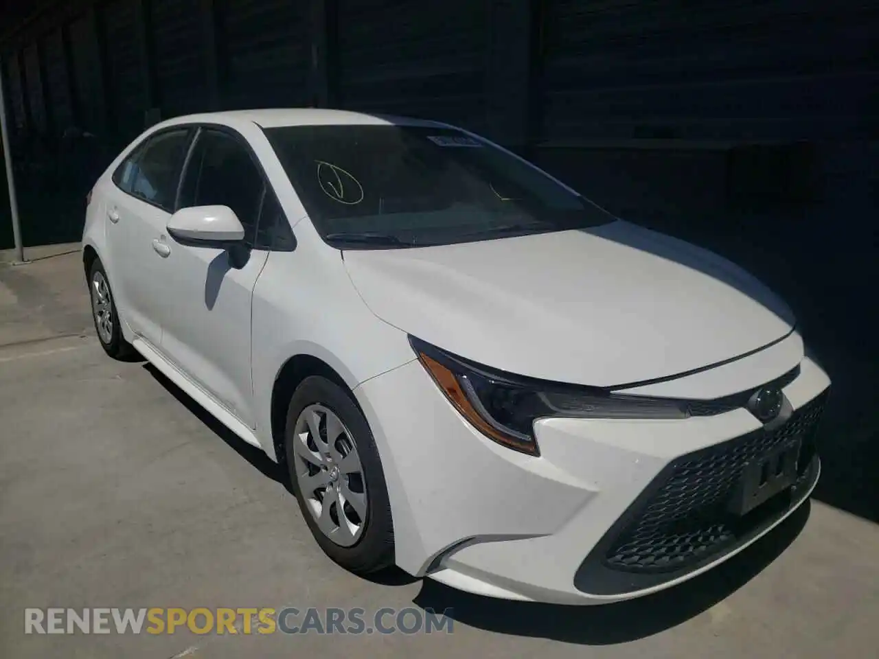 1 Photograph of a damaged car 5YFEPRAE5LP110827 TOYOTA COROLLA 2020