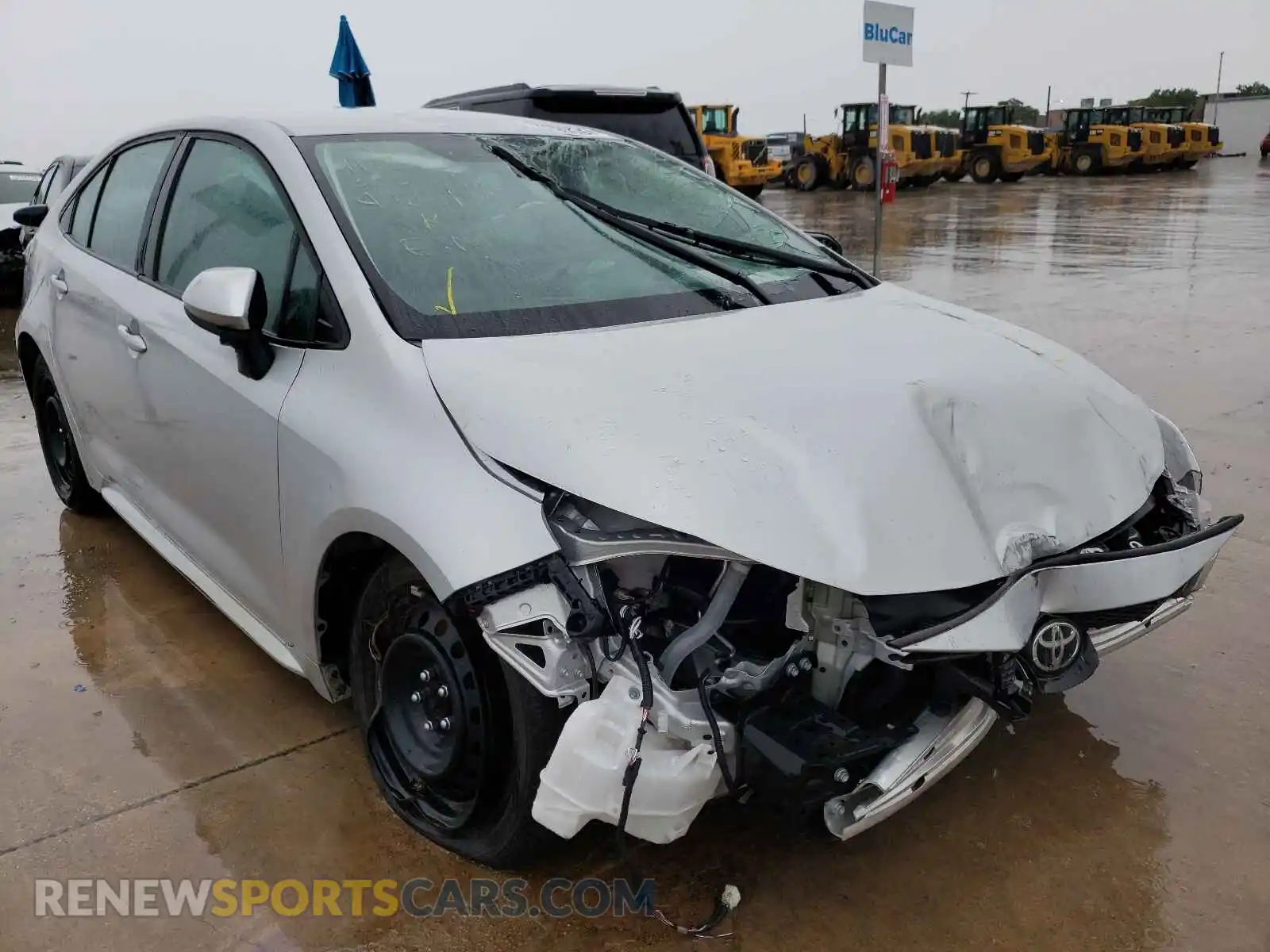 1 Photograph of a damaged car 5YFEPRAE5LP117700 TOYOTA COROLLA 2020