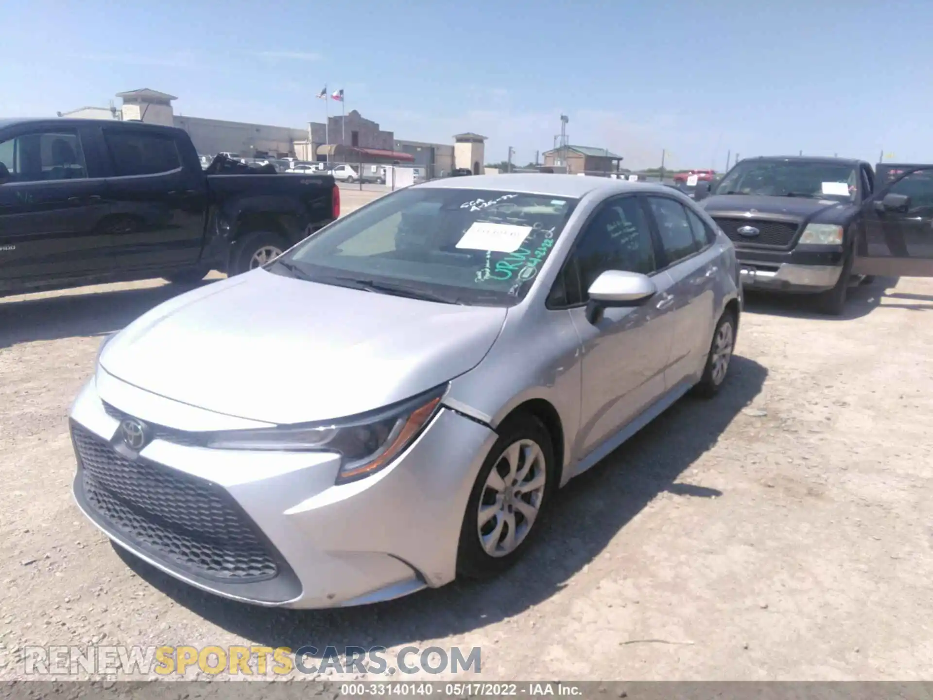 2 fotografías del automóvil dañado 5YFEPRAE5LP121410 TOYOTA COROLLA 2020