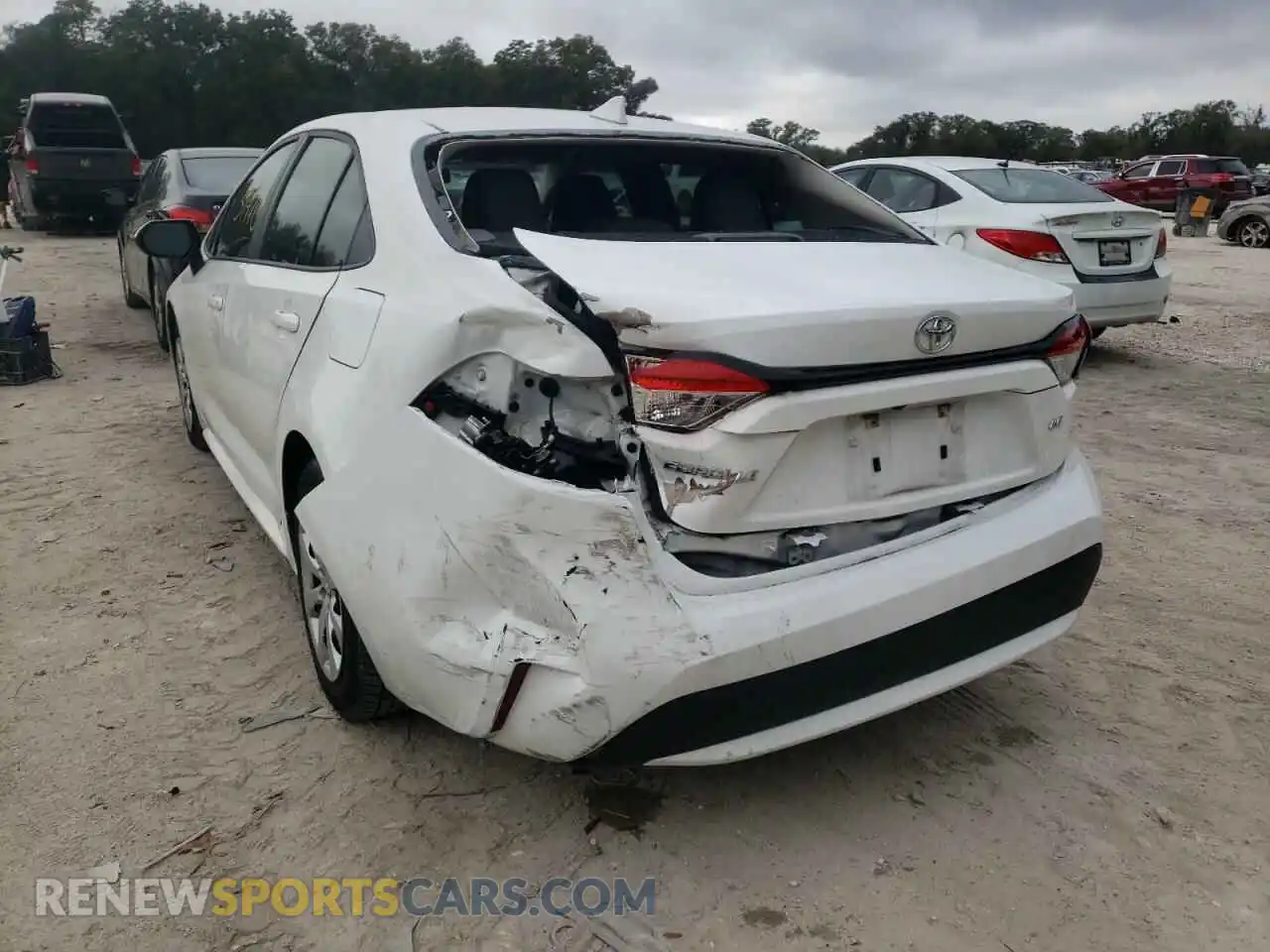 3 Photograph of a damaged car 5YFEPRAE5LP138661 TOYOTA COROLLA 2020