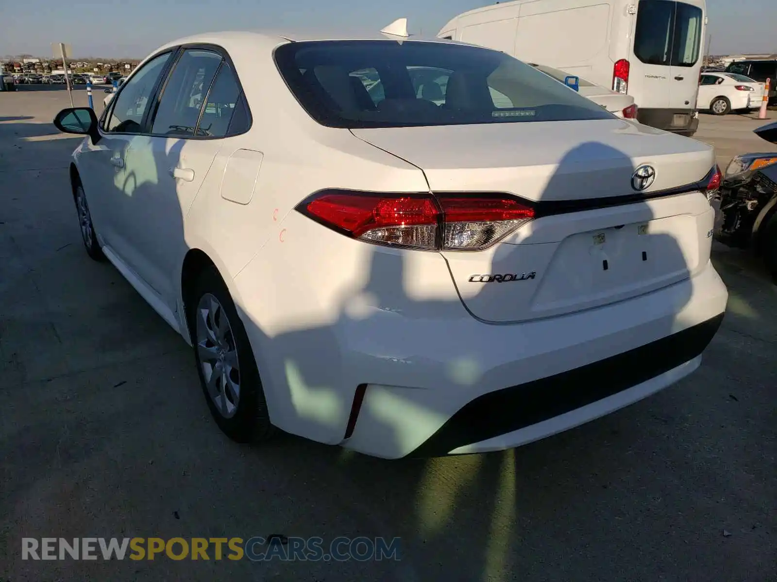 3 Photograph of a damaged car 5YFEPRAE6LP007156 TOYOTA COROLLA 2020