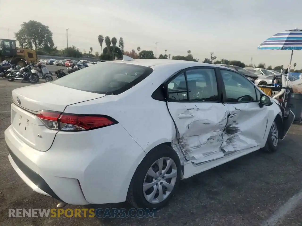 3 Photograph of a damaged car 5YFEPRAE6LP023101 TOYOTA COROLLA 2020