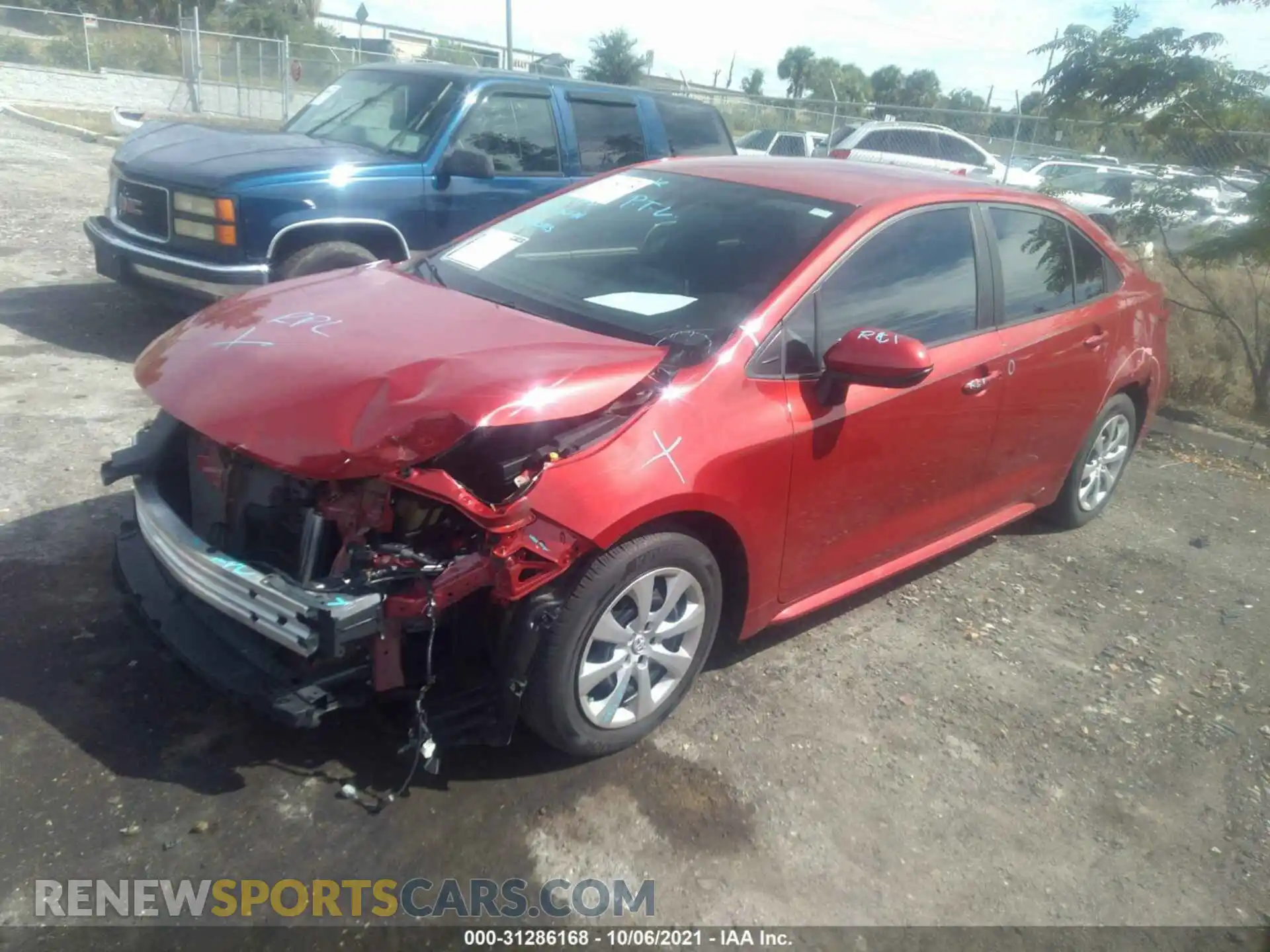 2 Photograph of a damaged car 5YFEPRAE6LP036382 TOYOTA COROLLA 2020