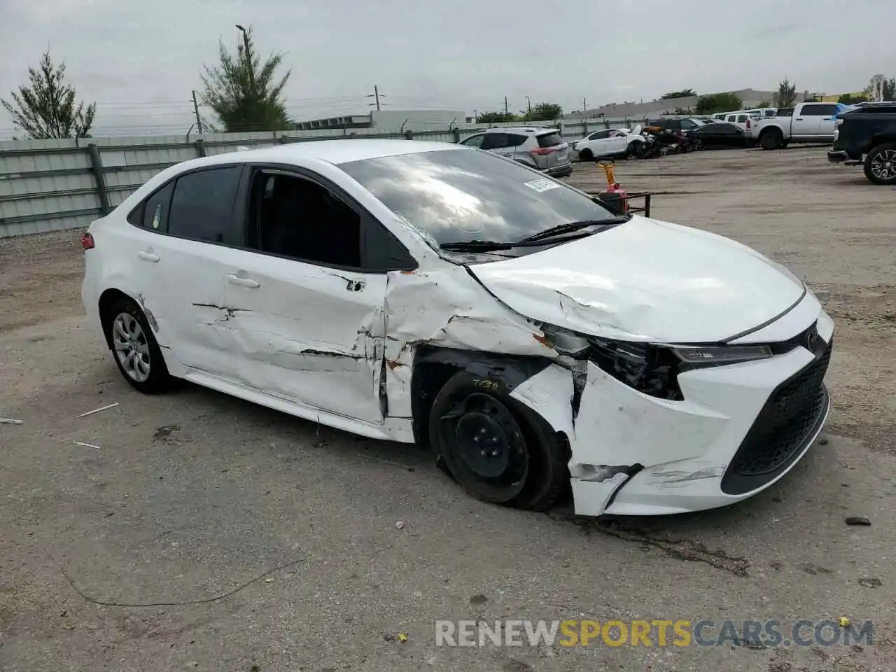 4 Photograph of a damaged car 5YFEPRAE6LP074405 TOYOTA COROLLA 2020