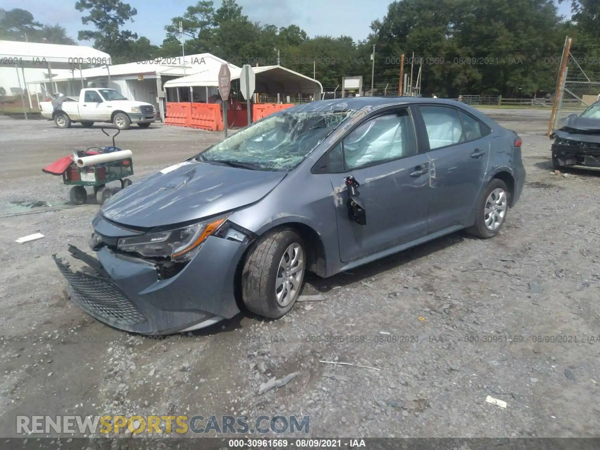 2 Photograph of a damaged car 5YFEPRAE6LP090913 TOYOTA COROLLA 2020