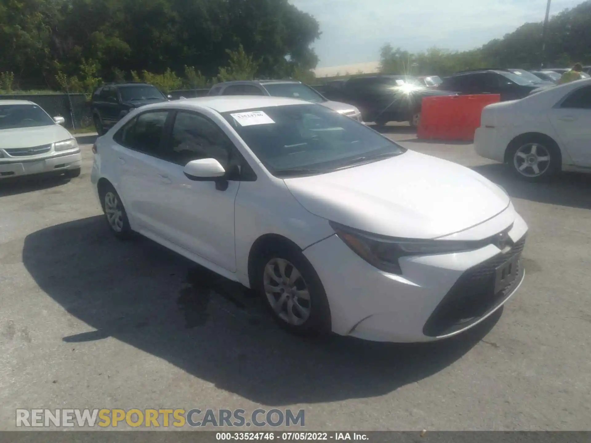 1 Photograph of a damaged car 5YFEPRAE6LP104096 TOYOTA COROLLA 2020