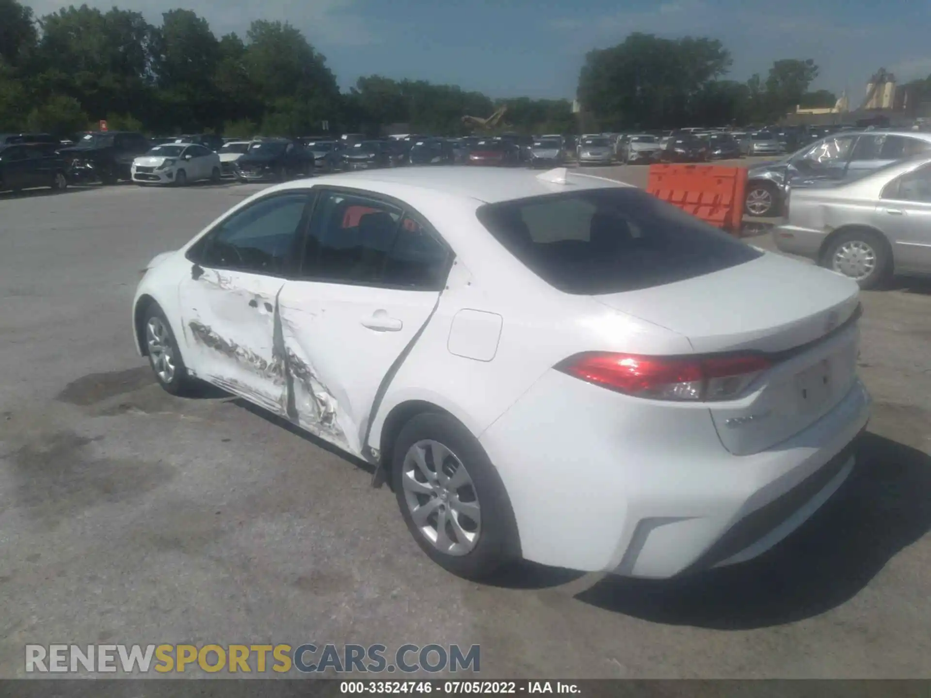 3 Photograph of a damaged car 5YFEPRAE6LP104096 TOYOTA COROLLA 2020