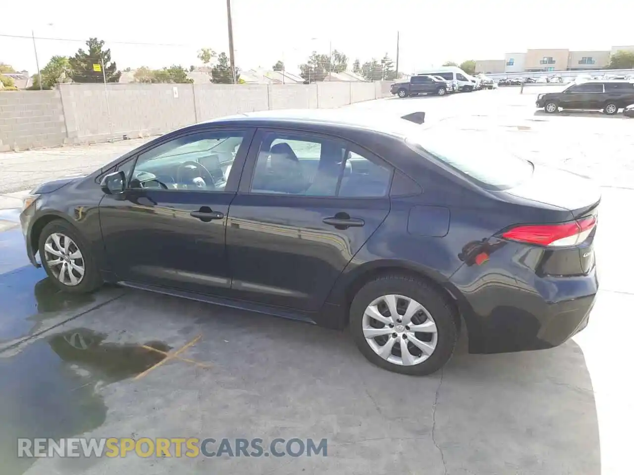 2 Photograph of a damaged car 5YFEPRAE6LP104101 TOYOTA COROLLA 2020