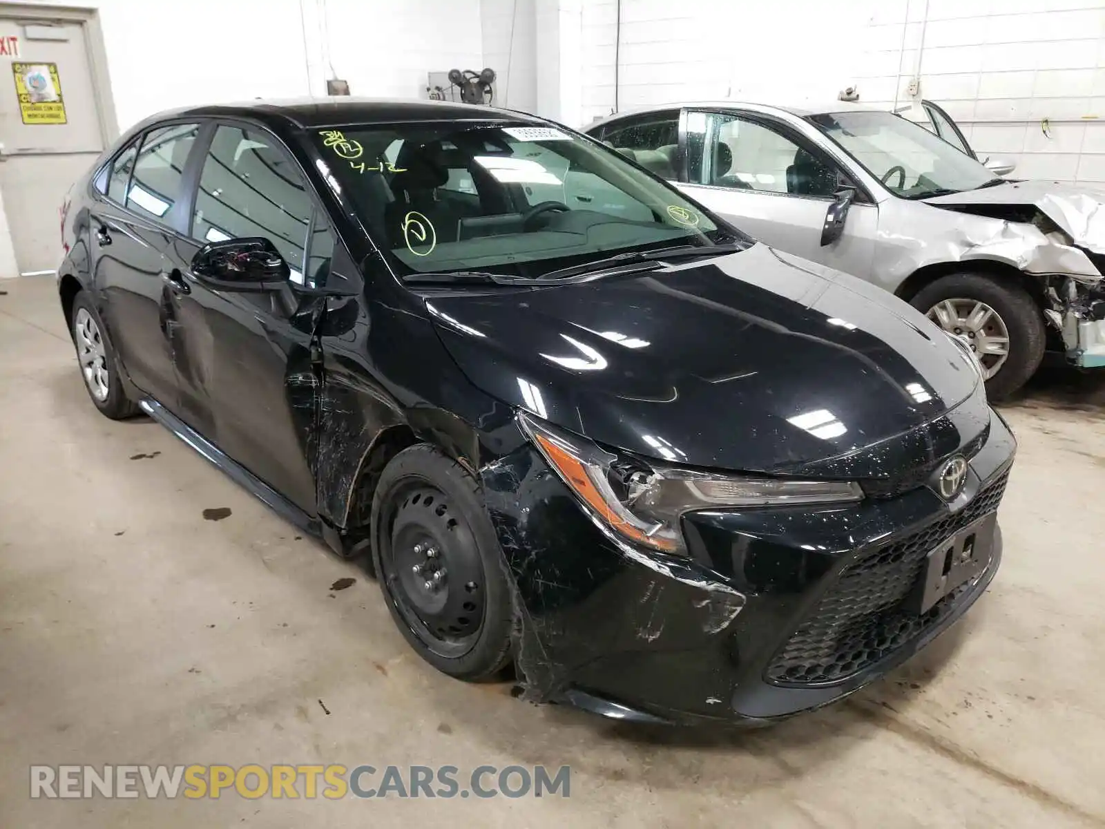 1 Photograph of a damaged car 5YFEPRAE6LP106236 TOYOTA COROLLA 2020
