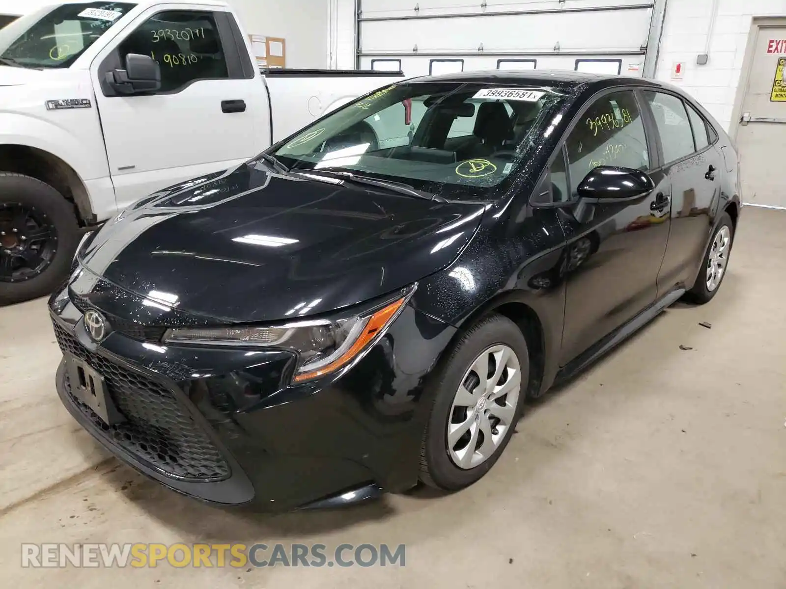 2 Photograph of a damaged car 5YFEPRAE6LP106236 TOYOTA COROLLA 2020