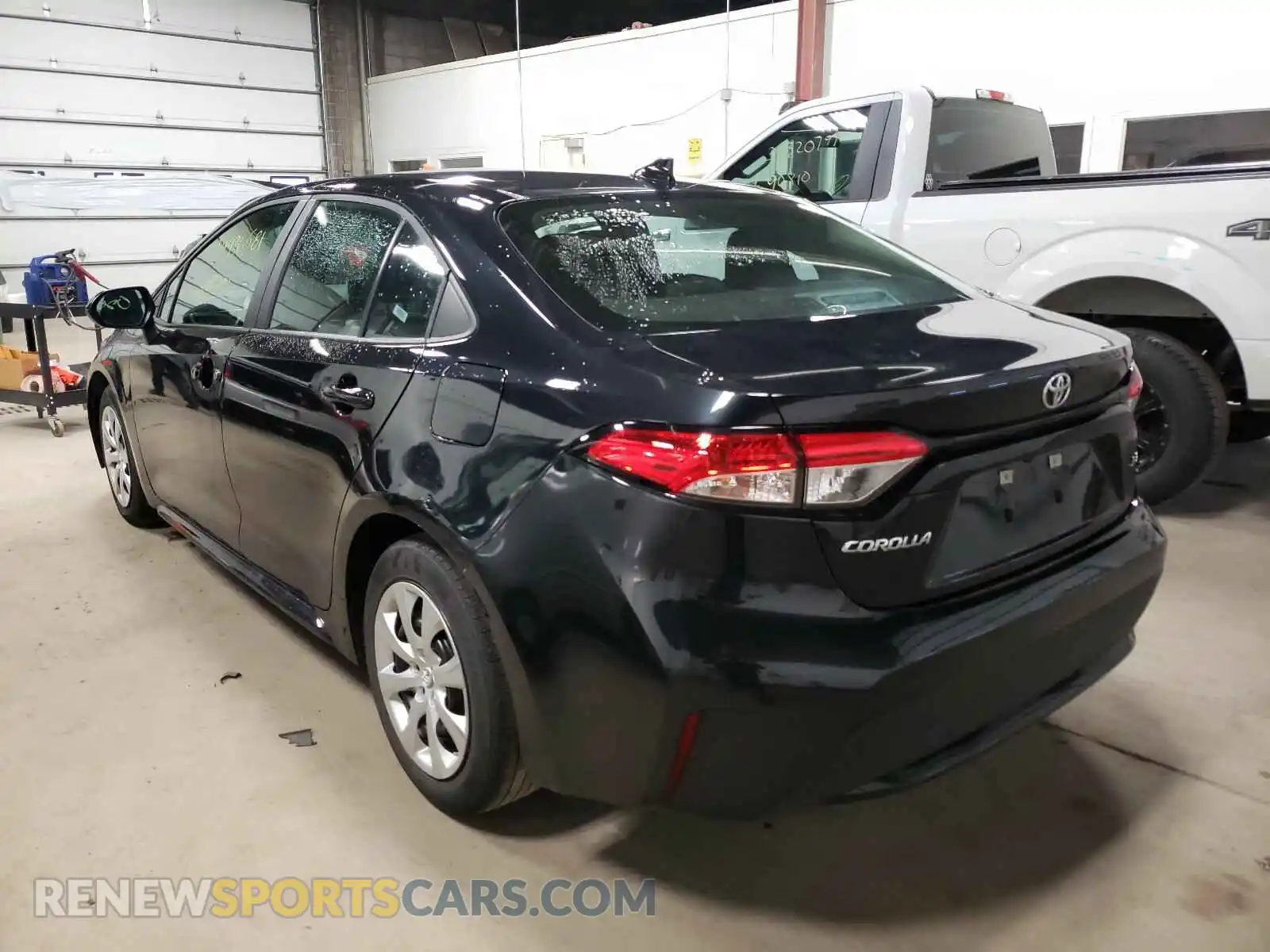 3 Photograph of a damaged car 5YFEPRAE6LP106236 TOYOTA COROLLA 2020