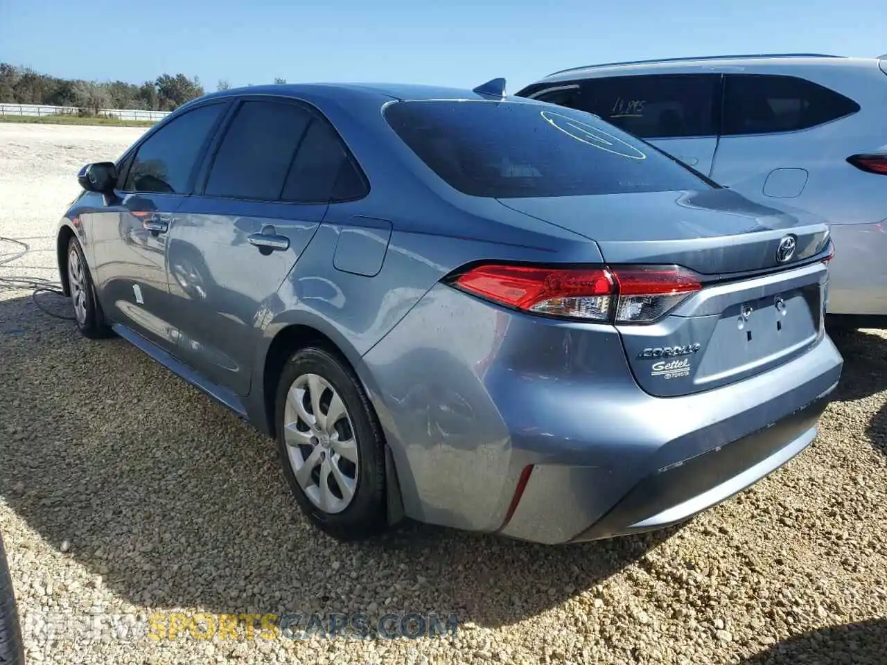2 Photograph of a damaged car 5YFEPRAE6LP106799 TOYOTA COROLLA 2020