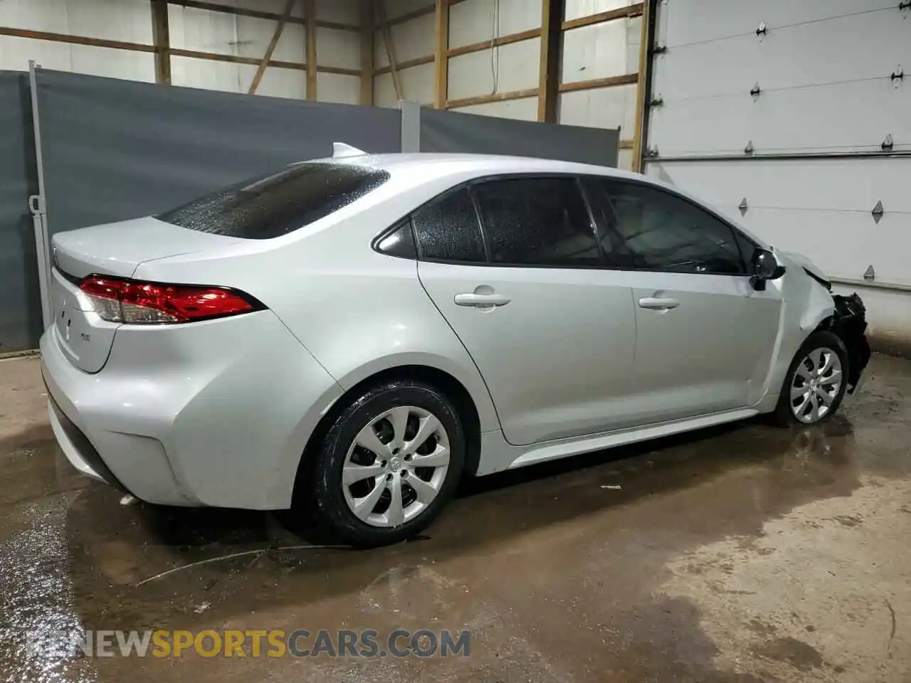 3 Photograph of a damaged car 5YFEPRAE6LP109024 TOYOTA COROLLA 2020
