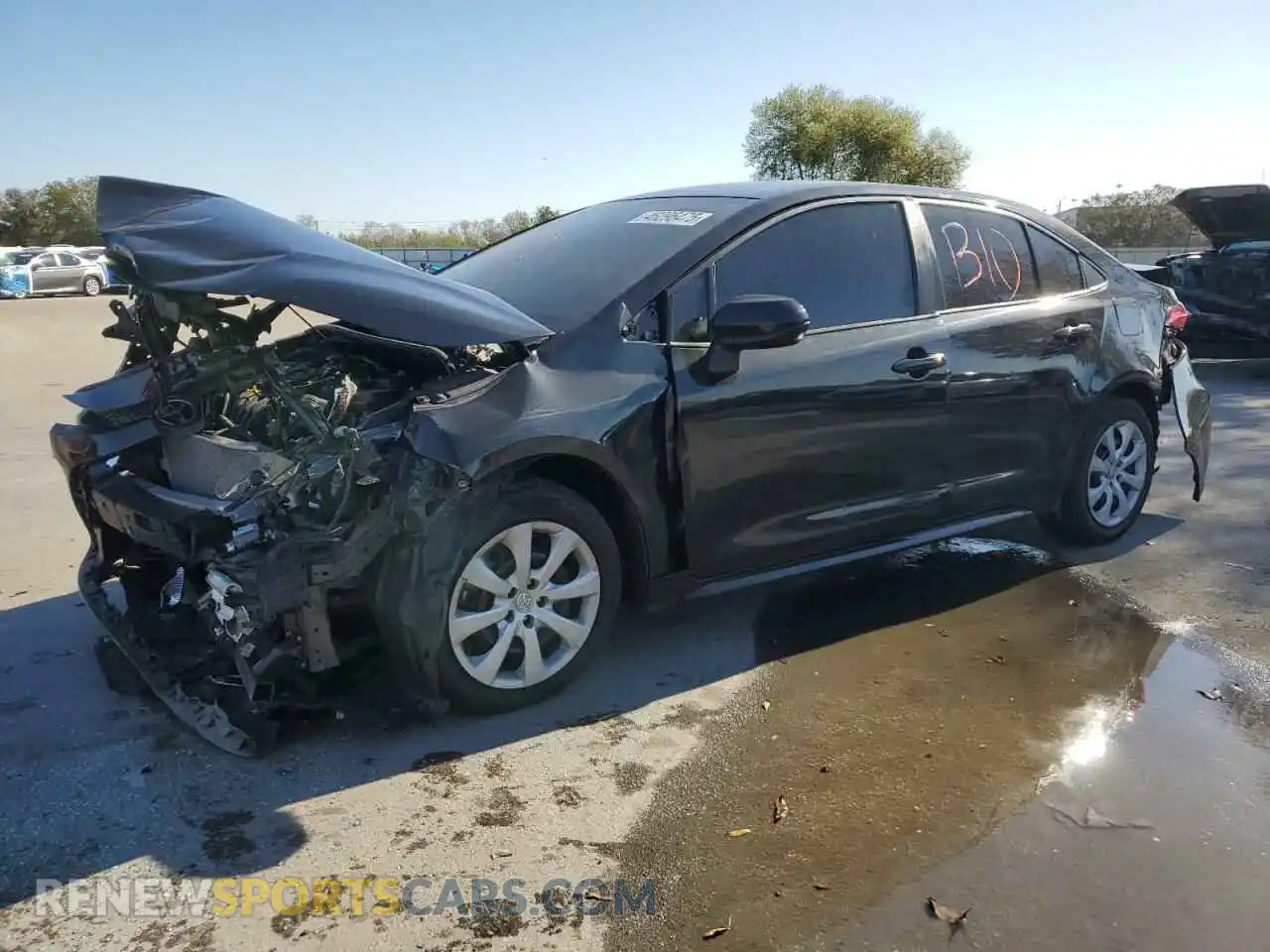 1 Photograph of a damaged car 5YFEPRAE6LP112702 TOYOTA COROLLA 2020
