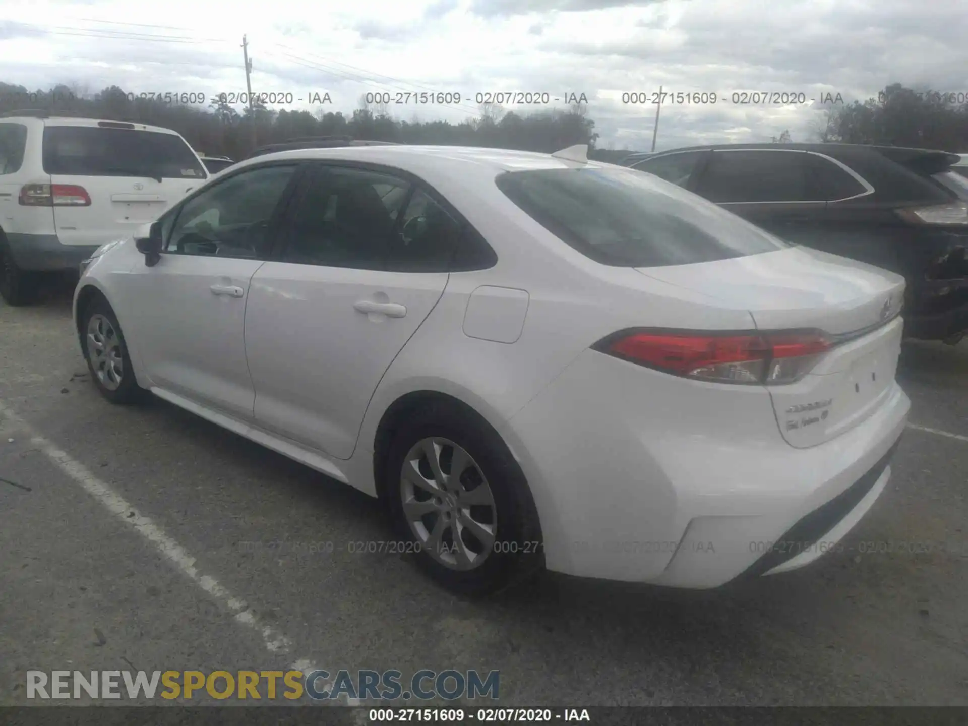 3 Photograph of a damaged car 5YFEPRAE7LP013094 TOYOTA COROLLA 2020