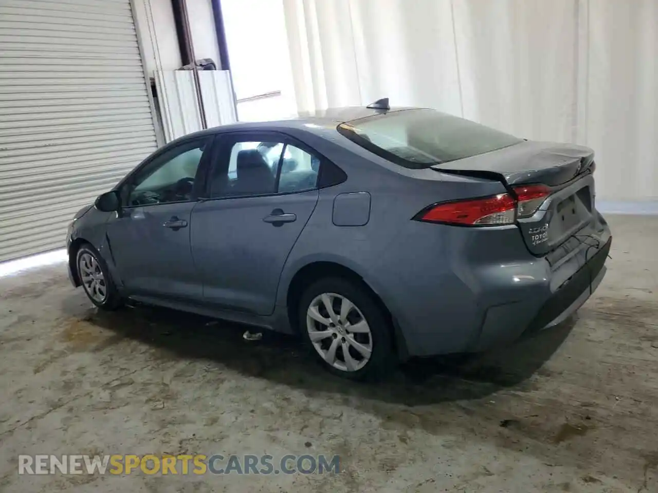 2 Photograph of a damaged car 5YFEPRAE7LP019364 TOYOTA COROLLA 2020