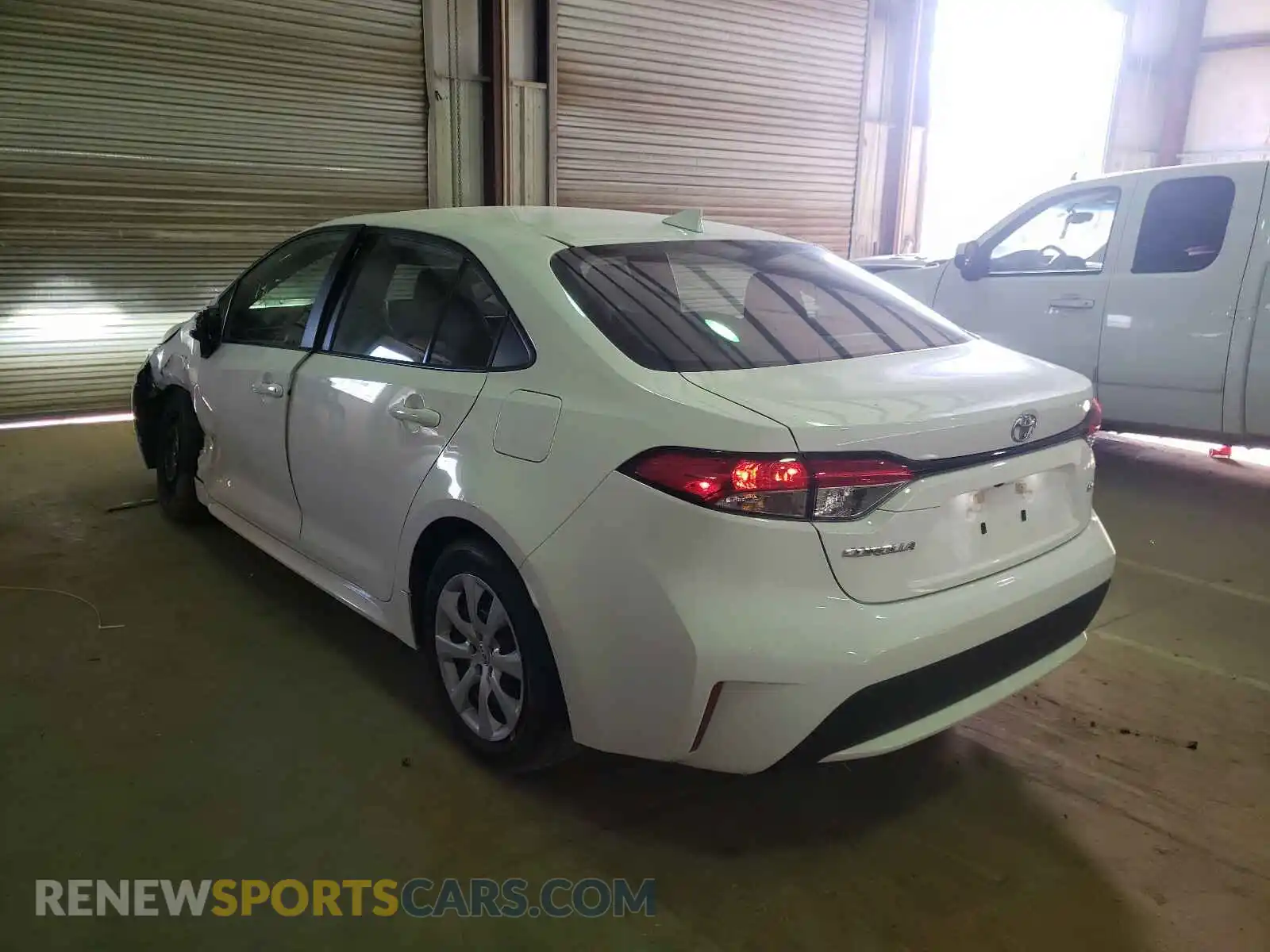 3 Photograph of a damaged car 5YFEPRAE7LP026282 TOYOTA COROLLA 2020