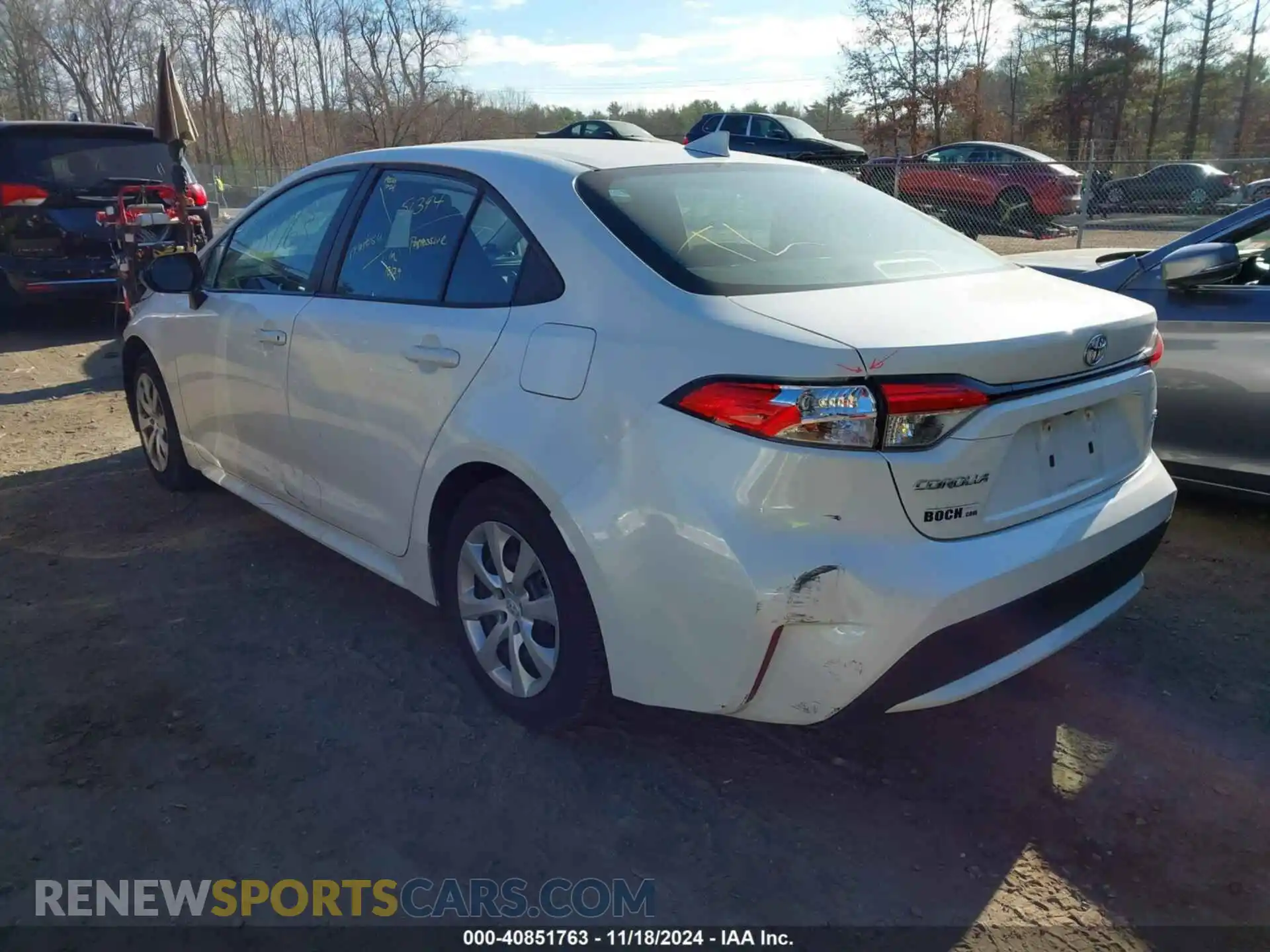 3 Photograph of a damaged car 5YFEPRAE7LP040036 TOYOTA COROLLA 2020