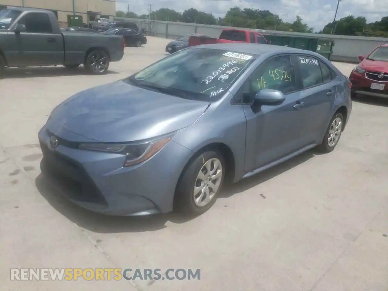 2 fotografías del automóvil dañado 5YFEPRAE7LP044488 TOYOTA COROLLA 2020