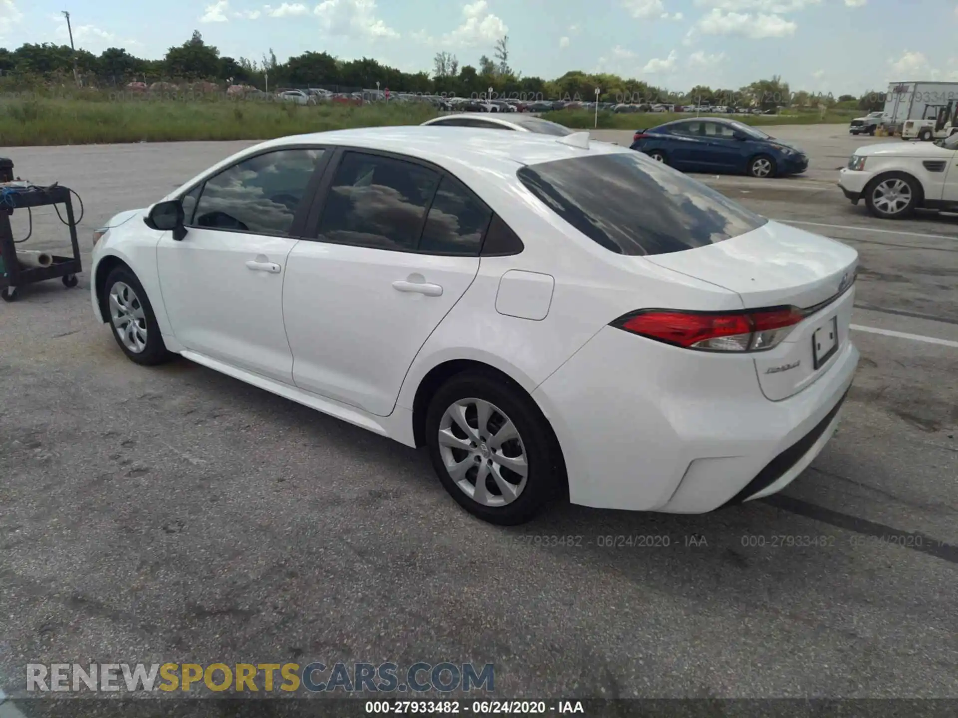 3 Photograph of a damaged car 5YFEPRAE7LP053370 TOYOTA COROLLA 2020