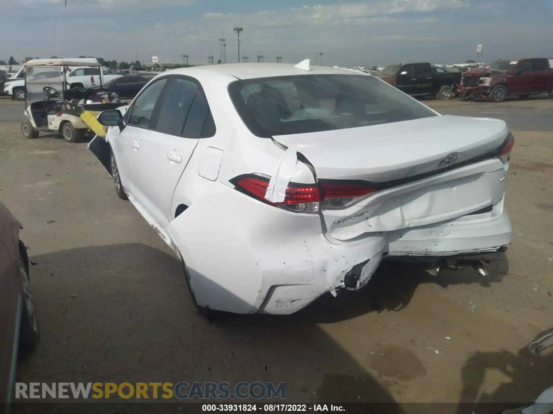 3 Photograph of a damaged car 5YFEPRAE7LP065065 TOYOTA COROLLA 2020