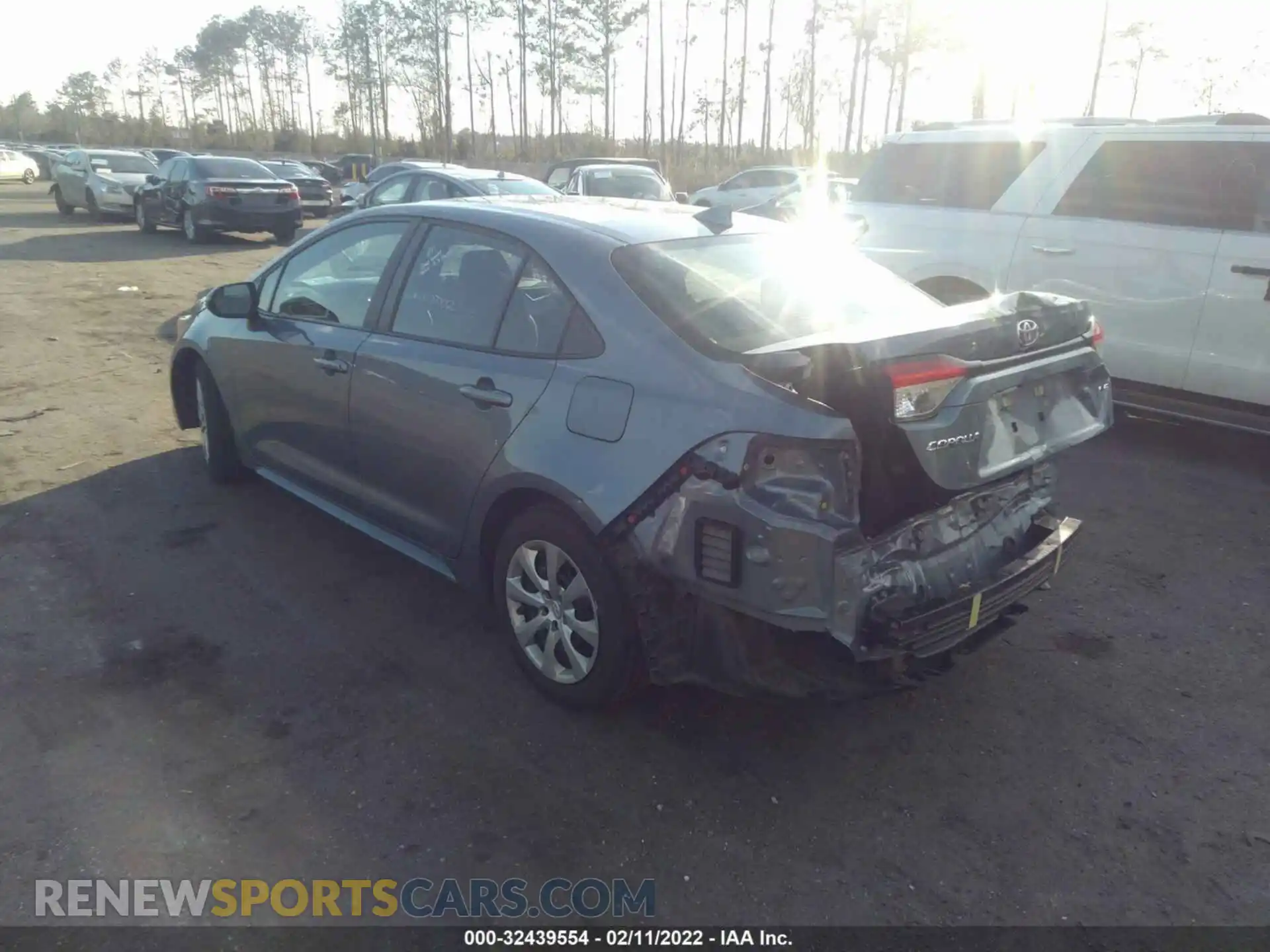 3 Photograph of a damaged car 5YFEPRAE7LP078740 TOYOTA COROLLA 2020