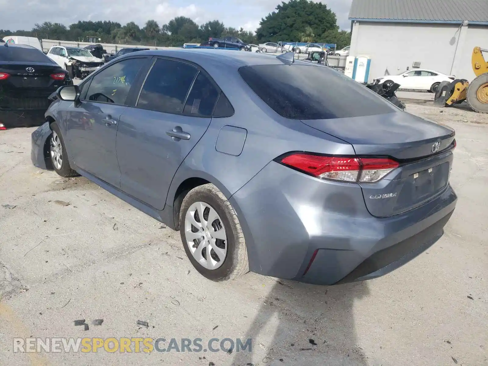3 Photograph of a damaged car 5YFEPRAE7LP113938 TOYOTA COROLLA 2020