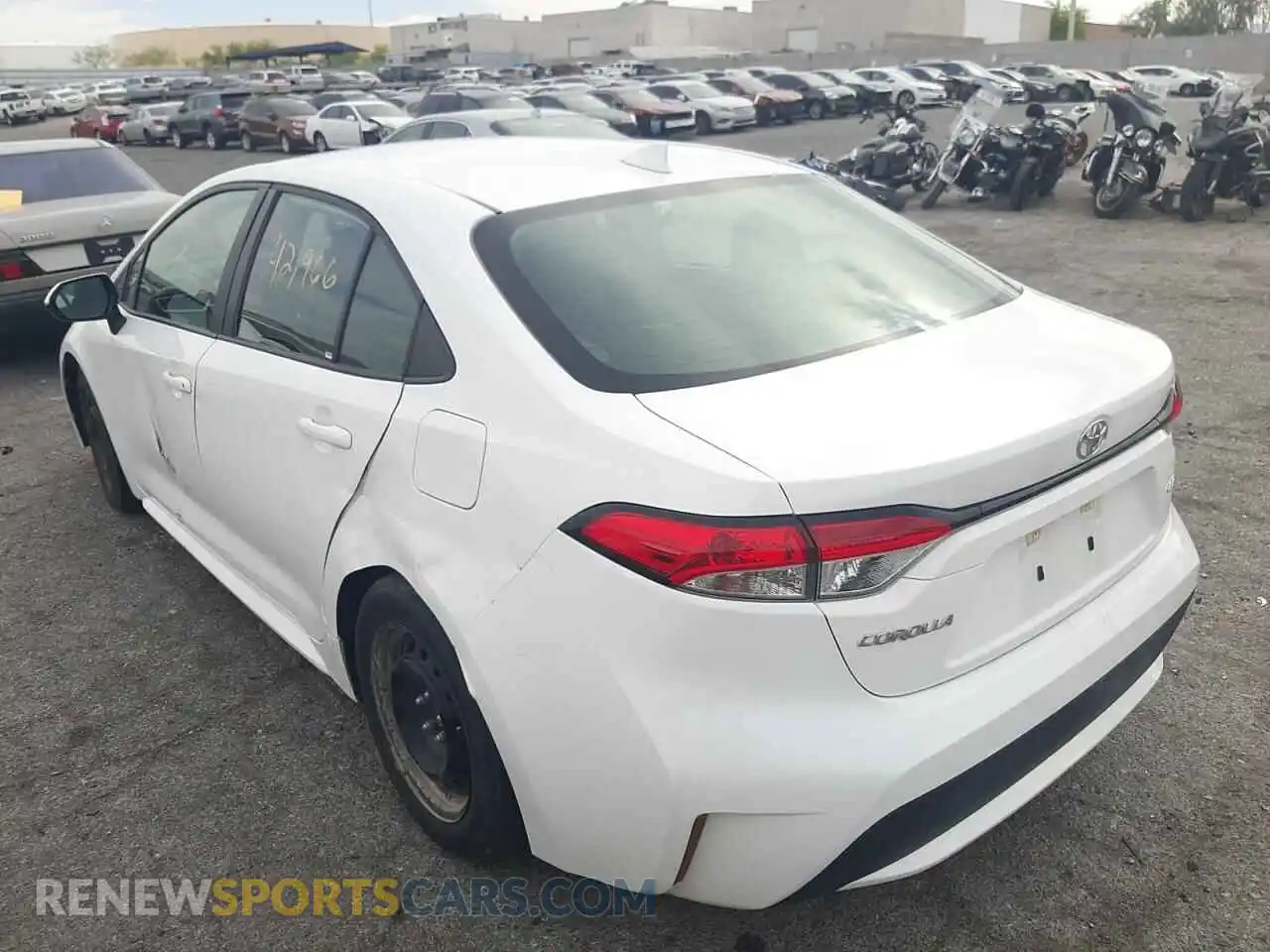 3 Photograph of a damaged car 5YFEPRAE7LP118380 TOYOTA COROLLA 2020