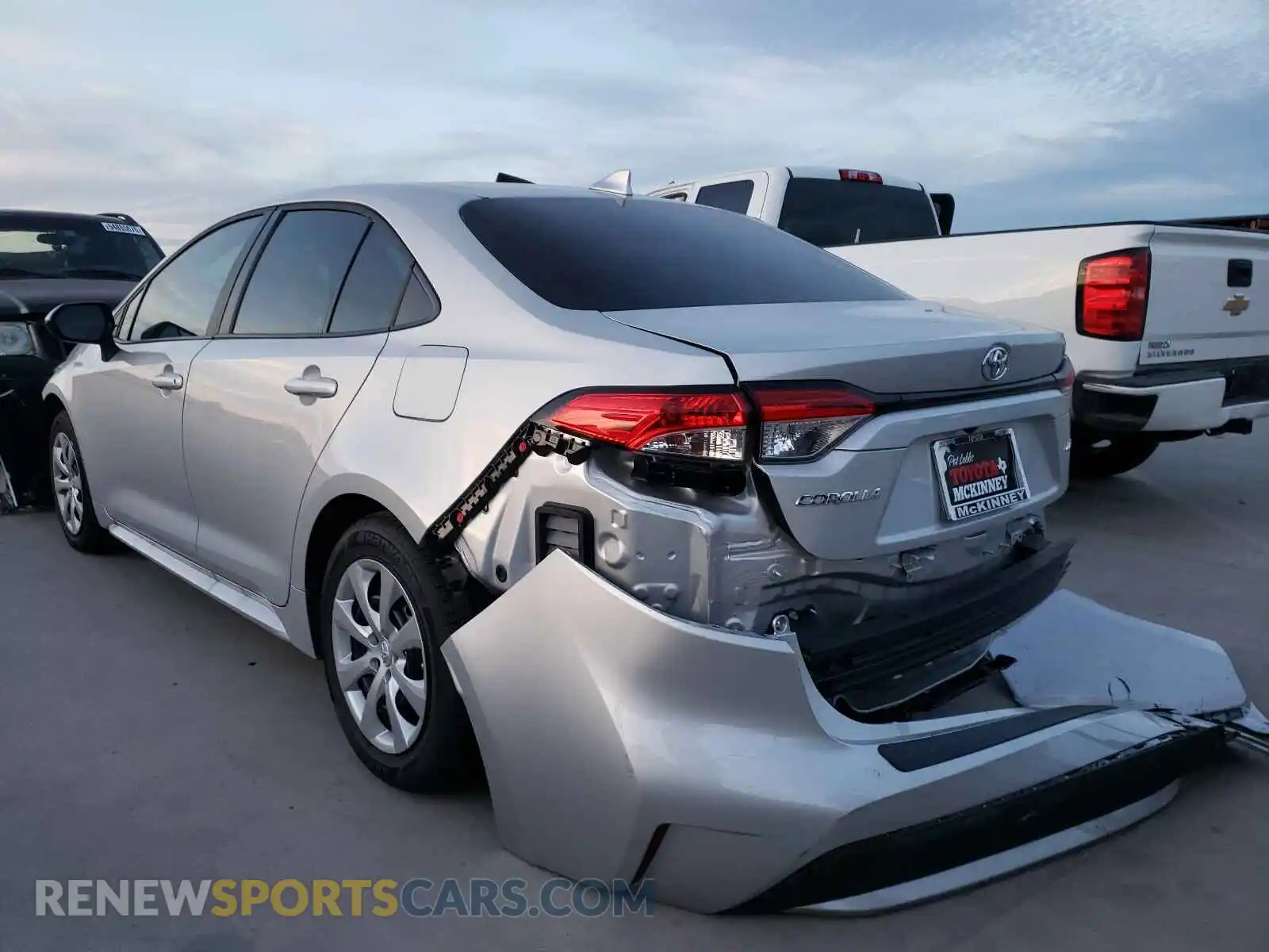 3 Photograph of a damaged car 5YFEPRAE7LP131890 TOYOTA COROLLA 2020