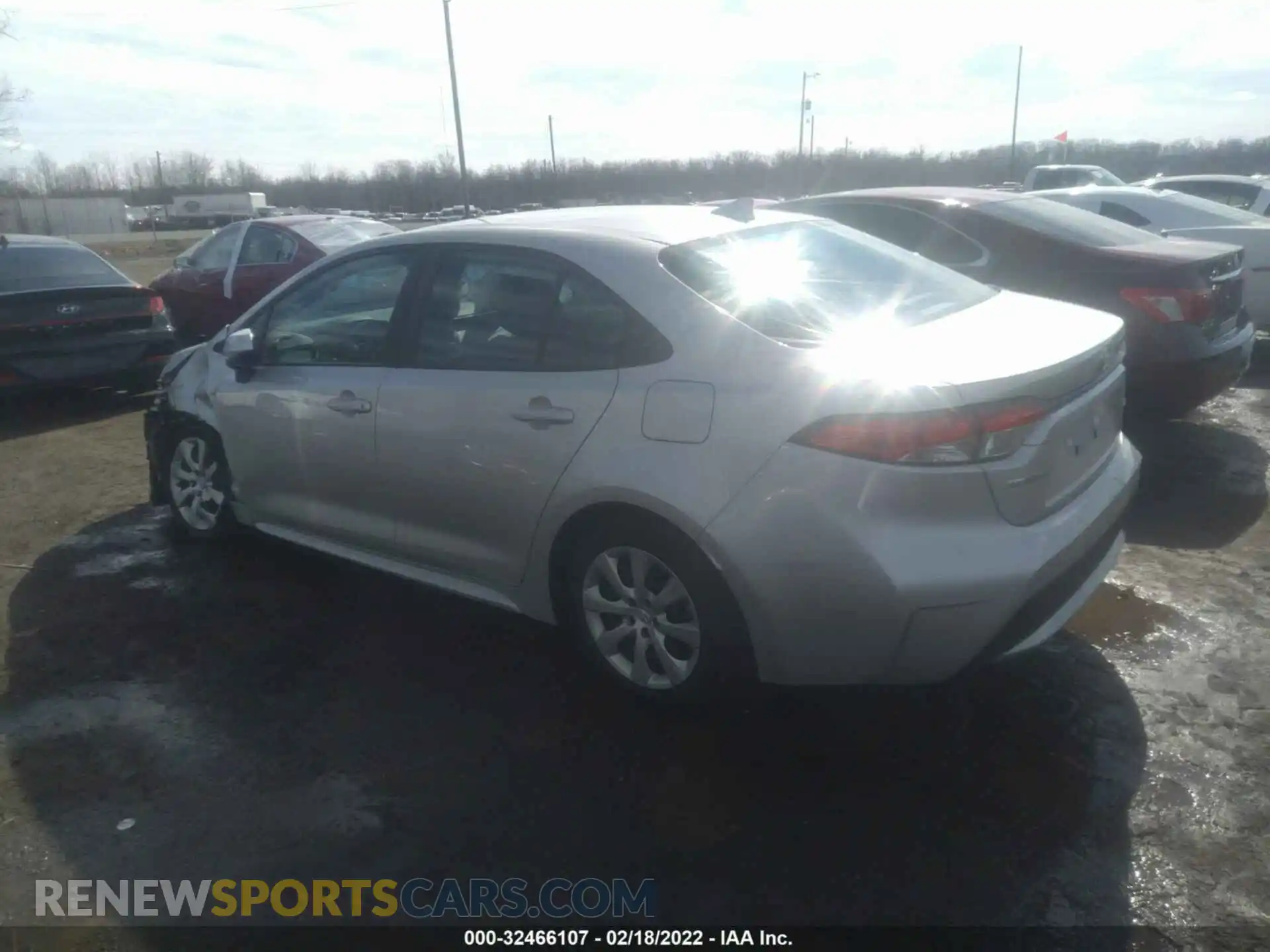 3 Photograph of a damaged car 5YFEPRAE8LP005845 TOYOTA COROLLA 2020