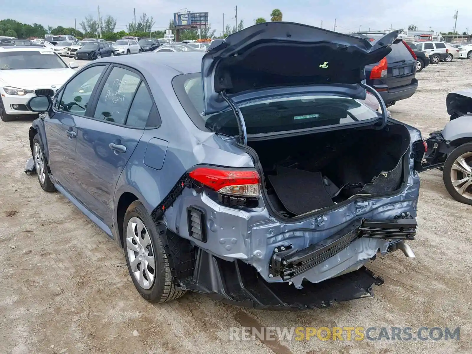 3 Photograph of a damaged car 5YFEPRAE8LP033984 TOYOTA COROLLA 2020