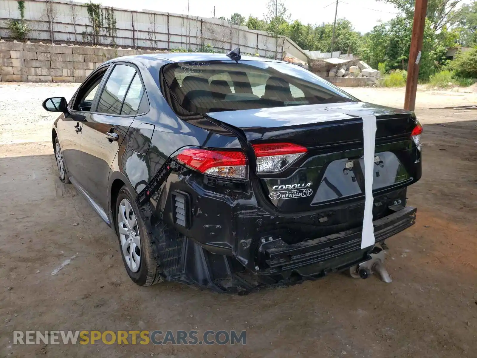 3 Photograph of a damaged car 5YFEPRAE8LP059565 TOYOTA COROLLA 2020