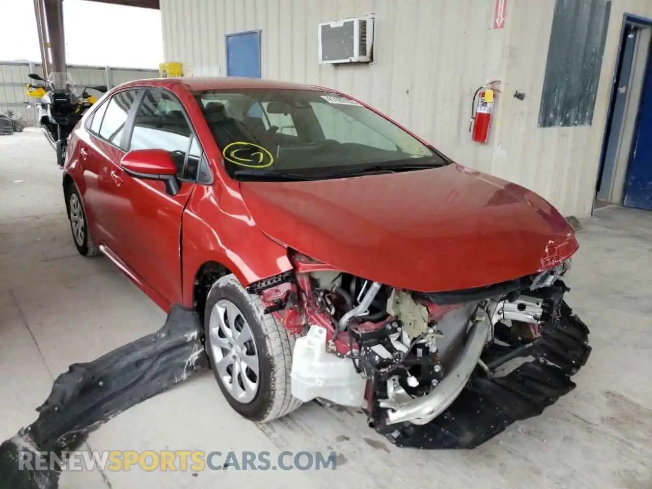 1 Photograph of a damaged car 5YFEPRAE8LP072414 TOYOTA COROLLA 2020