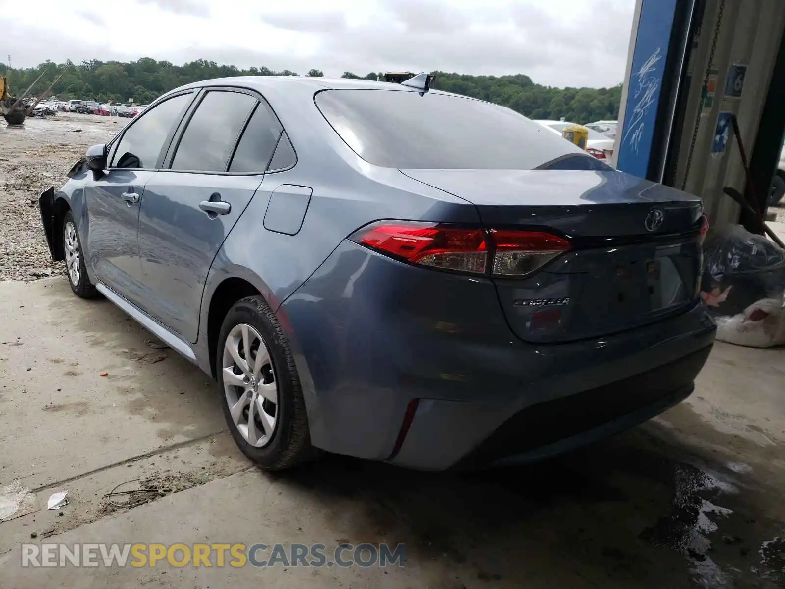 3 Photograph of a damaged car 5YFEPRAE8LP073448 TOYOTA COROLLA 2020