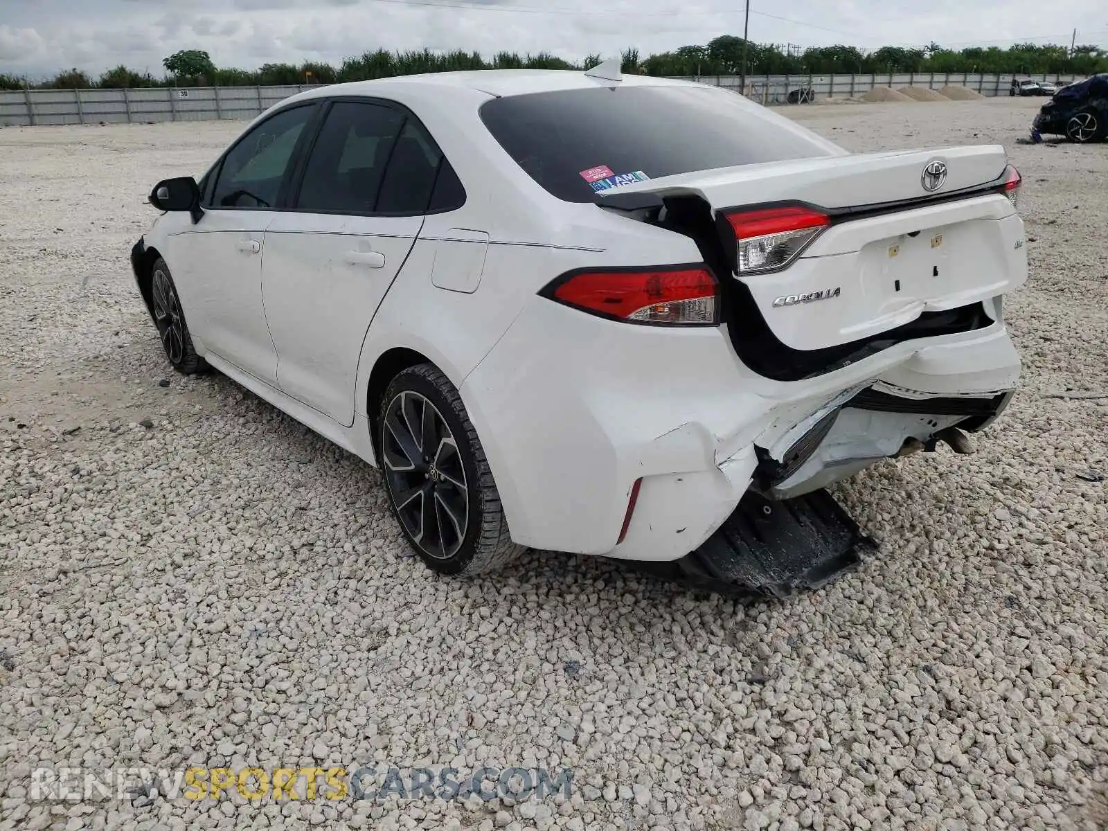 3 Photograph of a damaged car 5YFEPRAE8LP073966 TOYOTA COROLLA 2020