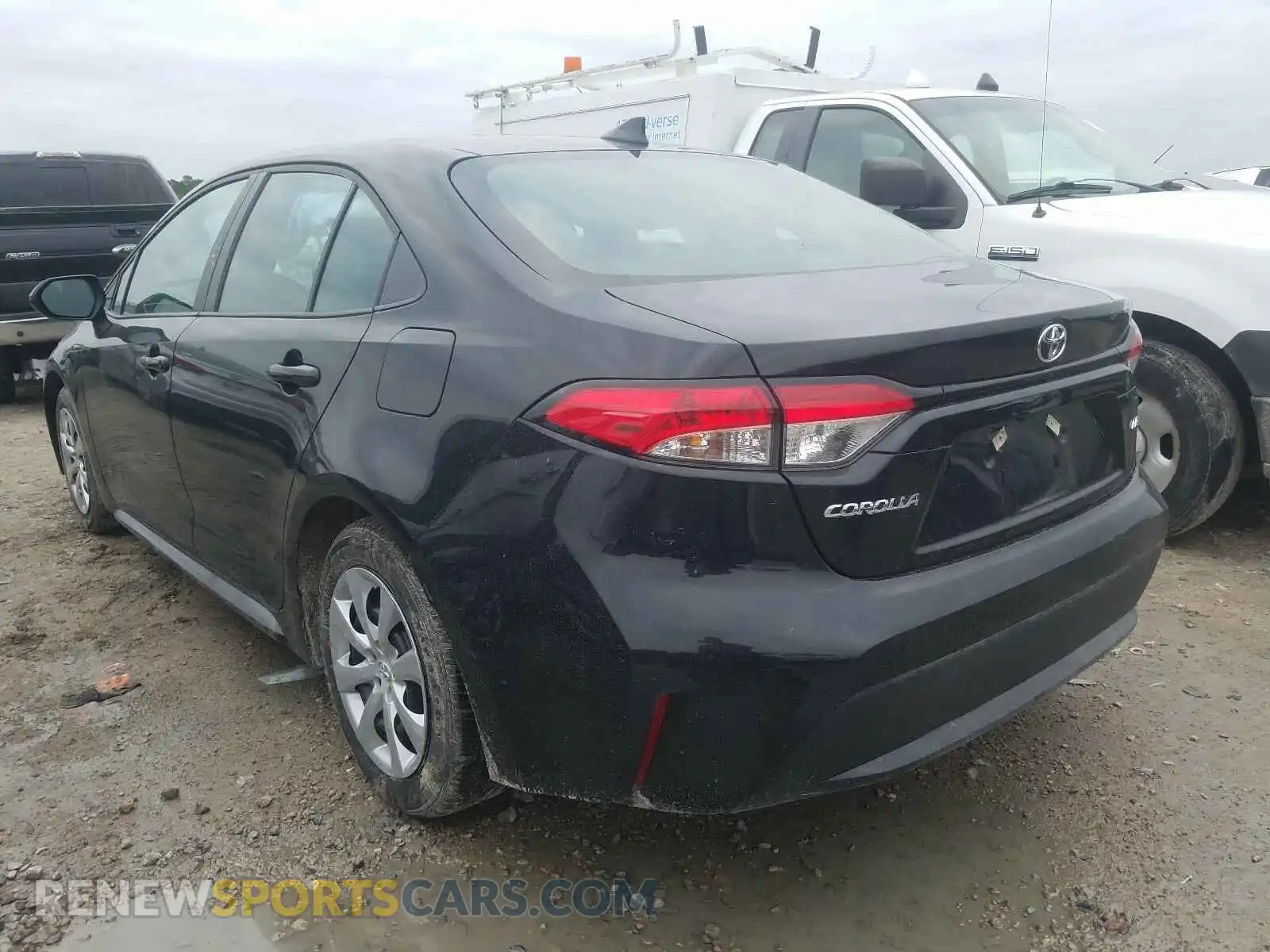 3 Photograph of a damaged car 5YFEPRAE8LP077550 TOYOTA COROLLA 2020