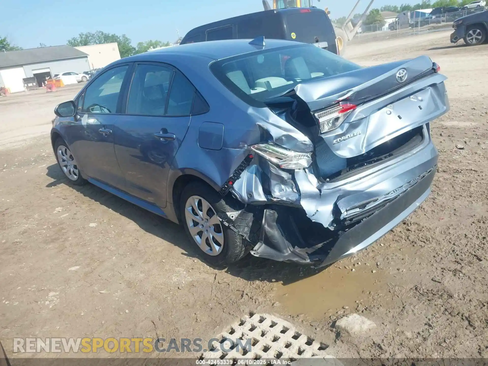 3 Photograph of a damaged car 5YFEPRAE8LP083431 TOYOTA COROLLA 2020