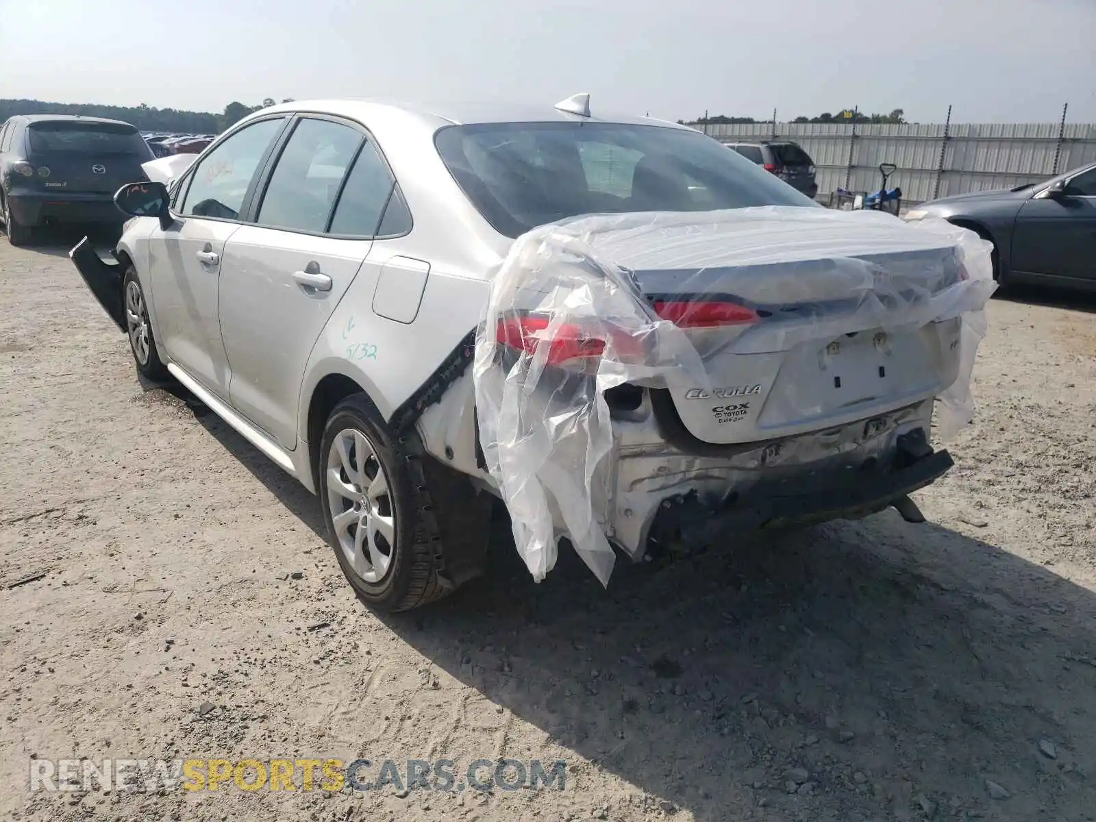 3 Photograph of a damaged car 5YFEPRAE8LP084420 TOYOTA COROLLA 2020