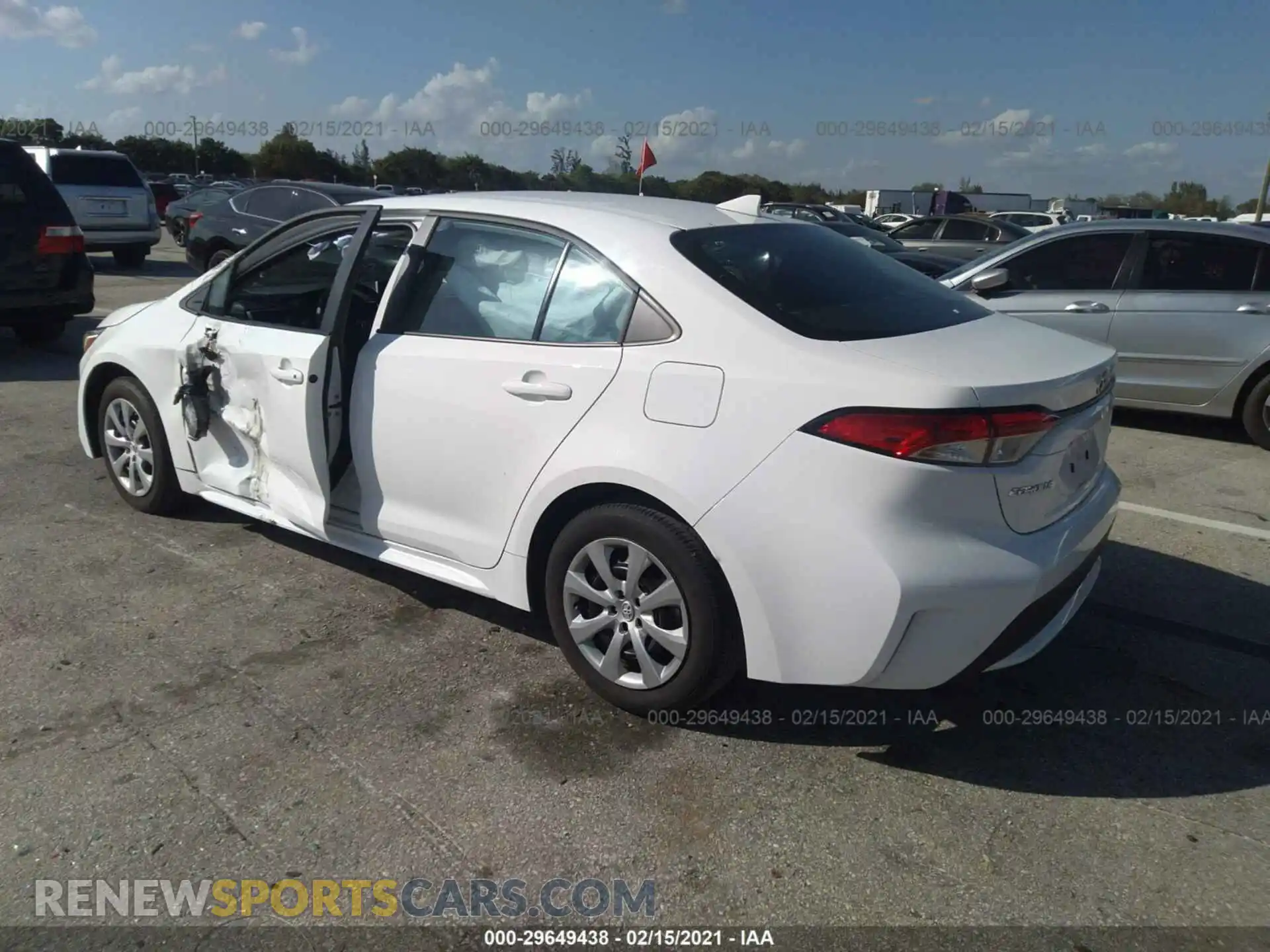 3 Photograph of a damaged car 5YFEPRAE8LP096177 TOYOTA COROLLA 2020