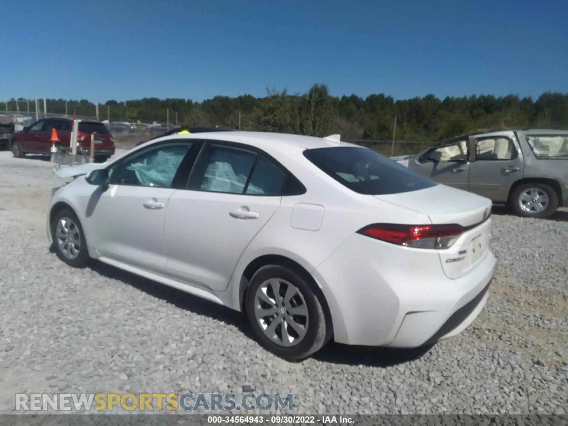 3 Photograph of a damaged car 5YFEPRAE8LP101538 TOYOTA COROLLA 2020