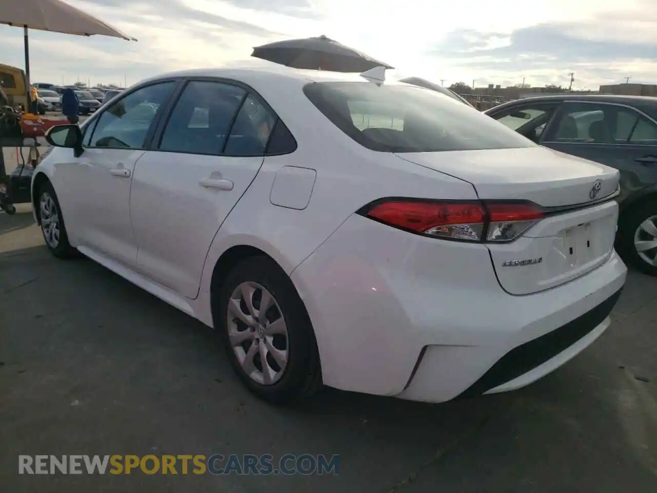 3 Photograph of a damaged car 5YFEPRAE8LP109221 TOYOTA COROLLA 2020
