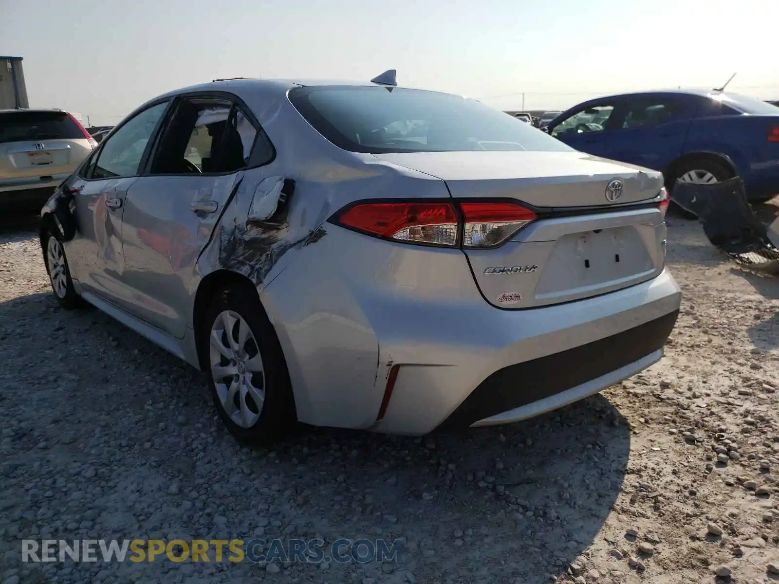 3 Photograph of a damaged car 5YFEPRAE8LP122325 TOYOTA COROLLA 2020