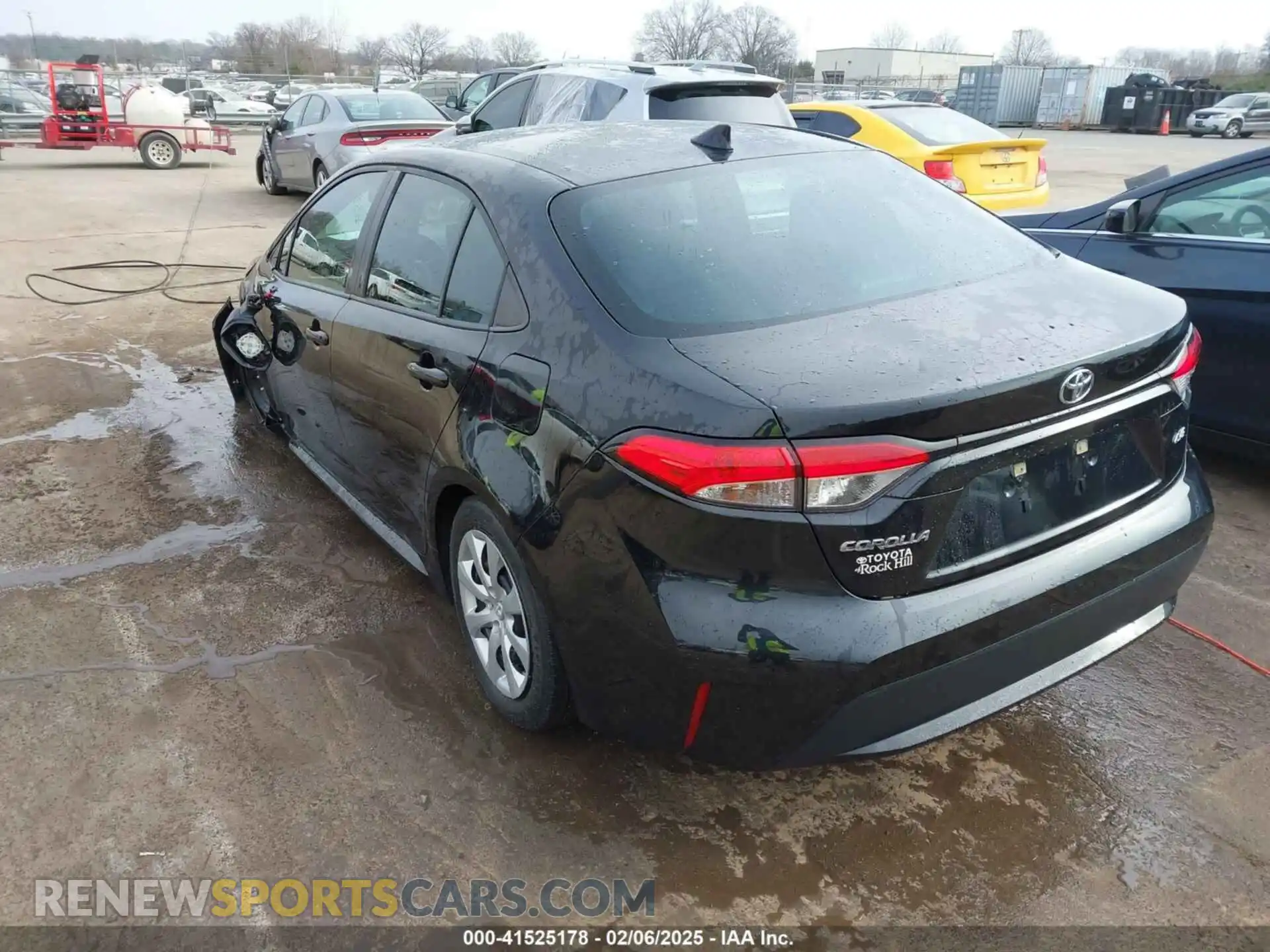 3 Photograph of a damaged car 5YFEPRAE8LP129663 TOYOTA COROLLA 2020