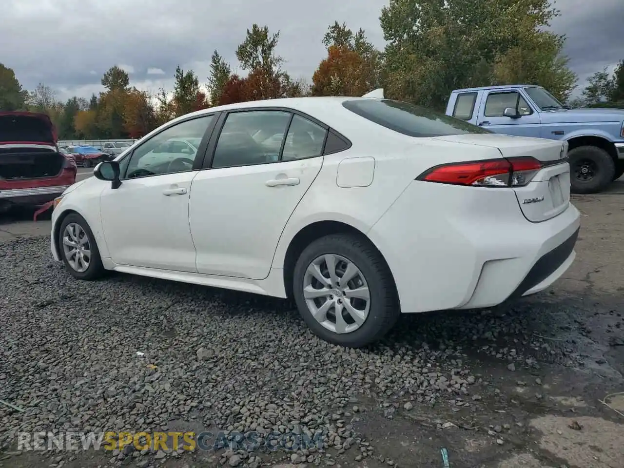 2 Photograph of a damaged car 5YFEPRAE8LP143109 TOYOTA COROLLA 2020