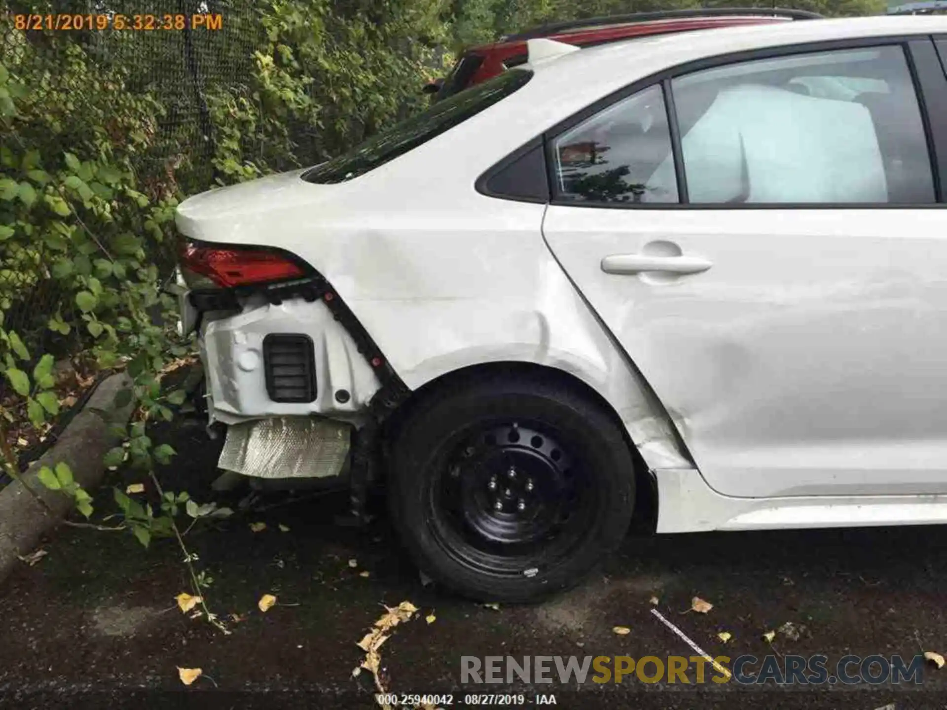 14 Photograph of a damaged car 5YFEPRAE9LP022556 TOYOTA COROLLA 2020