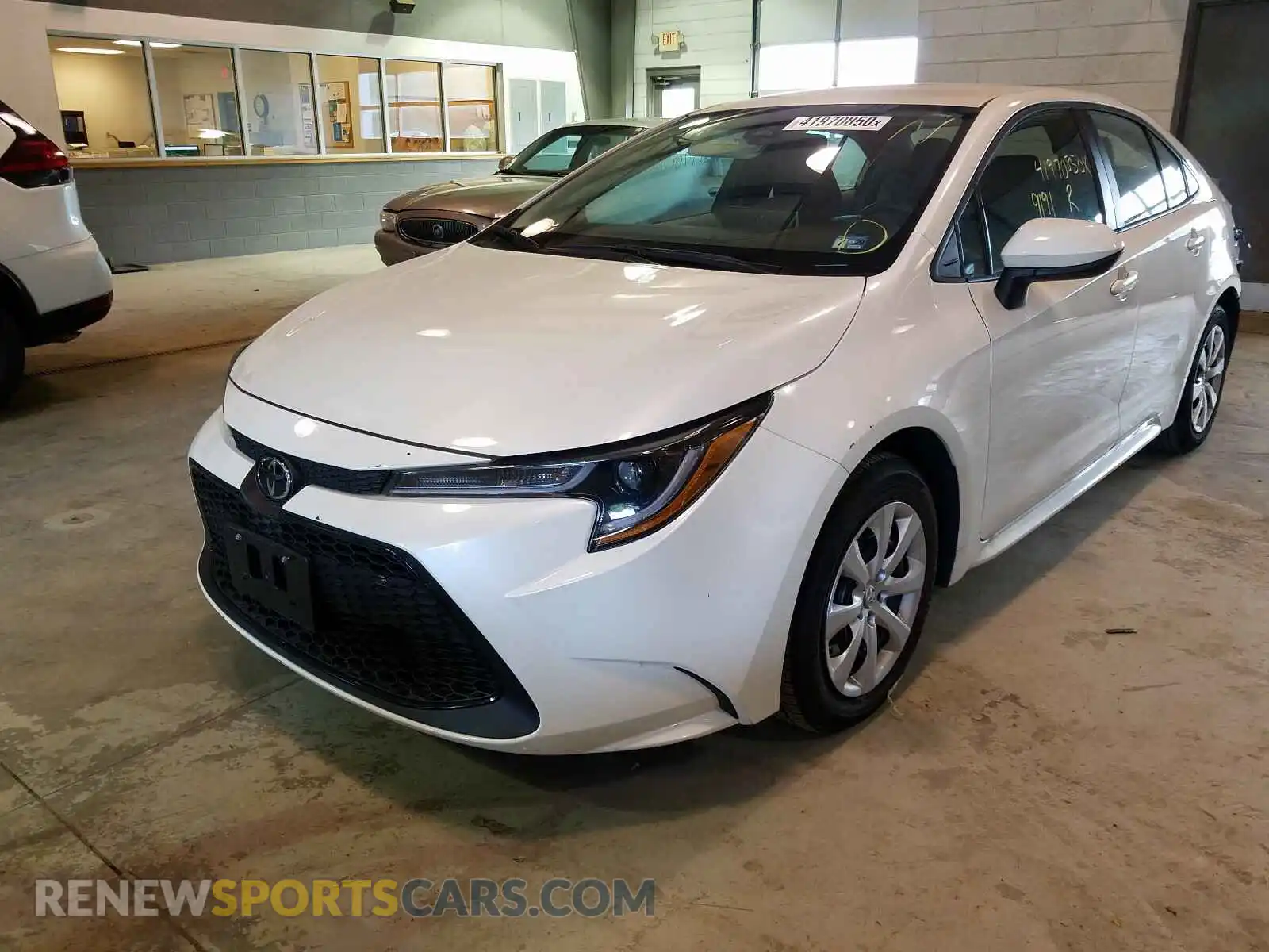 2 Photograph of a damaged car 5YFEPRAE9LP031547 TOYOTA COROLLA 2020