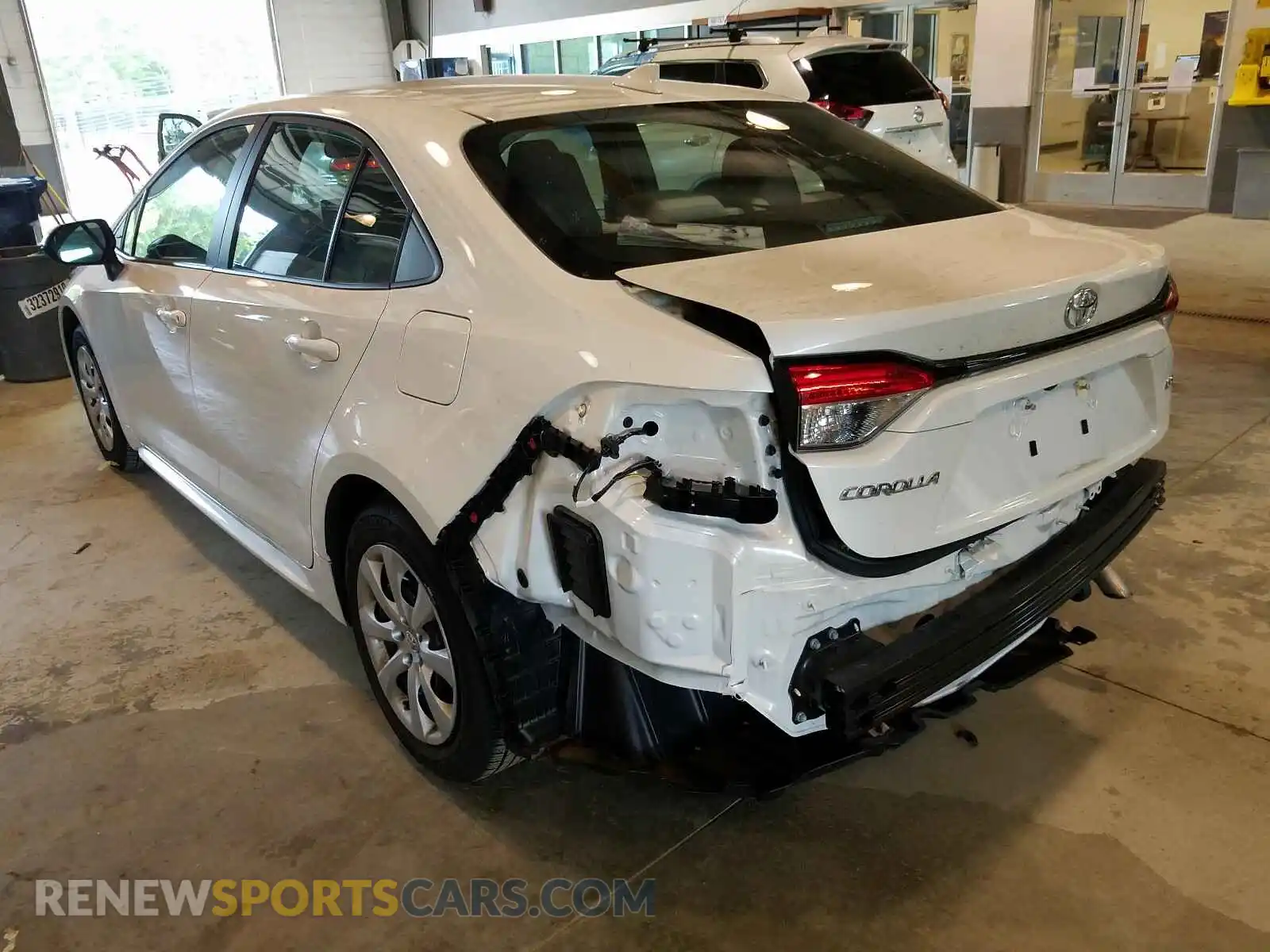 3 Photograph of a damaged car 5YFEPRAE9LP031547 TOYOTA COROLLA 2020