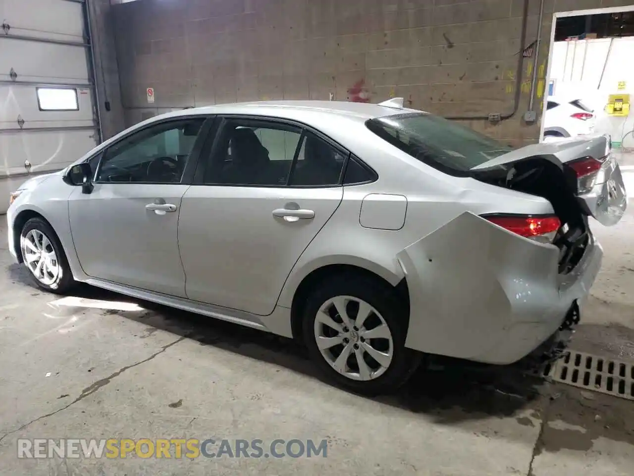2 Photograph of a damaged car 5YFEPRAE9LP069781 TOYOTA COROLLA 2020