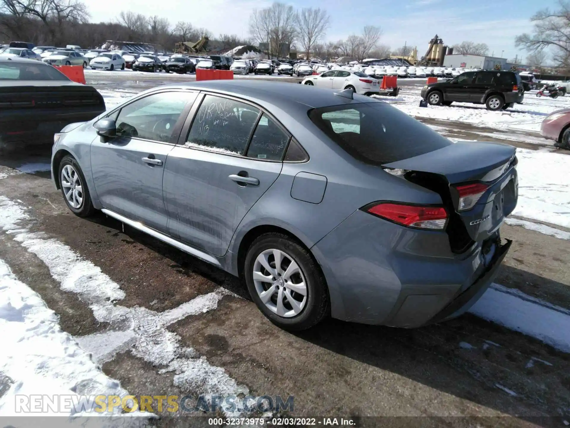 3 Photograph of a damaged car 5YFEPRAE9LP095636 TOYOTA COROLLA 2020